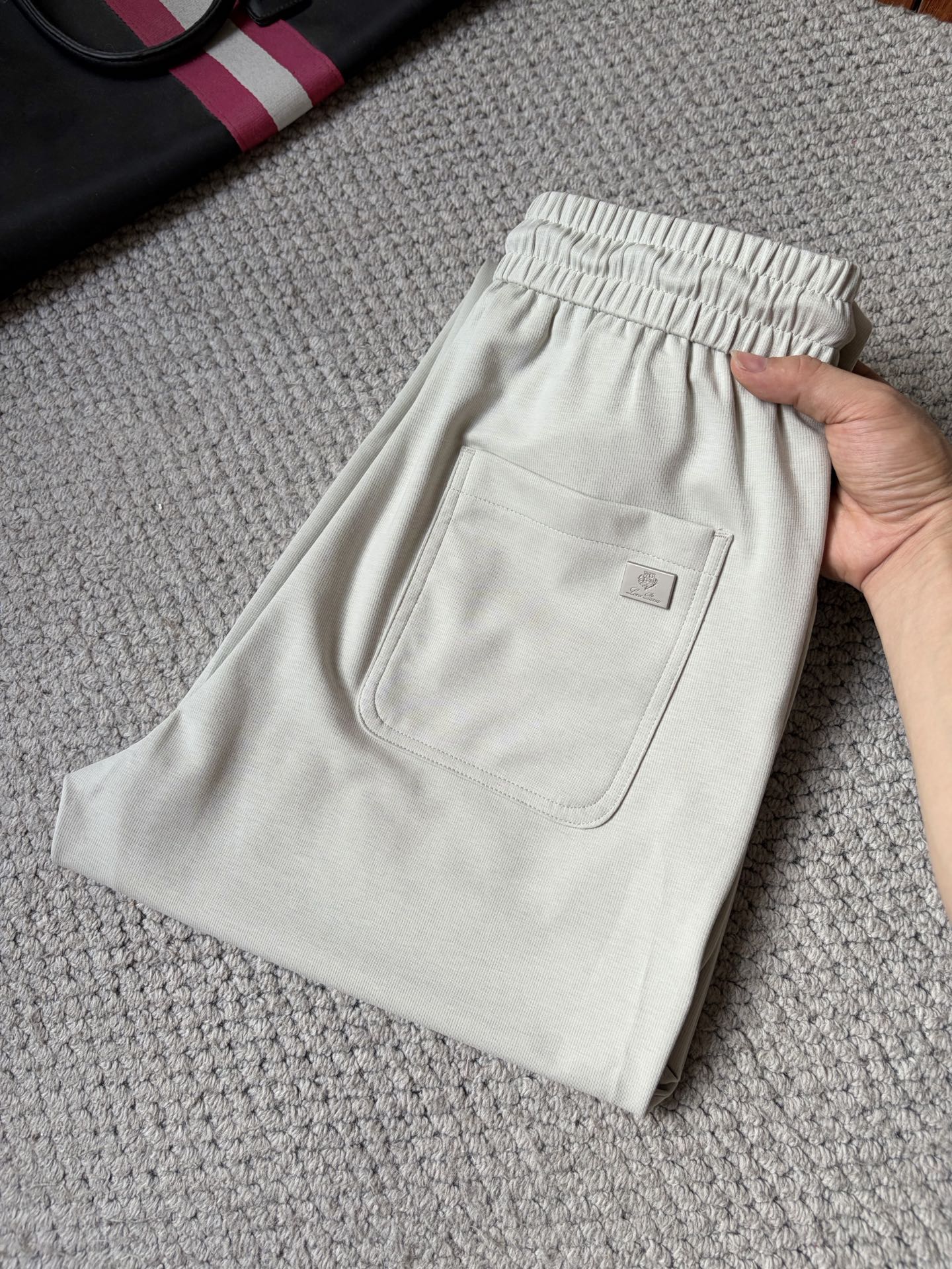 NO:876937,LG26ss summer new men's casual workwear casual trousers, American retro [three-standard complete] advanced custom-made summer-specific technical breathable fabric with high breathability and comfort, impeccable details, customized development of accessories, what you see is what you get, reflecting high quality. It feels delicate and soft!  Three-dimensional cutting, simple and fashionable, and the upper body shape is awesome!  Size M-3XL (shipped next day),,19860909LG26ss夏季新款男士休闲工装休闲裤长裤 美式复古【三标齐全】高级定制夏季专用科技透气面料 透气舒适度高,细节无可挑剔,辅料定制开发,所见即所得,体现高品质.手感细腻柔软！立体裁剪,简单时尚,上身版型超赞！码数M-3XL（隔天出货）,,,Men's clothing