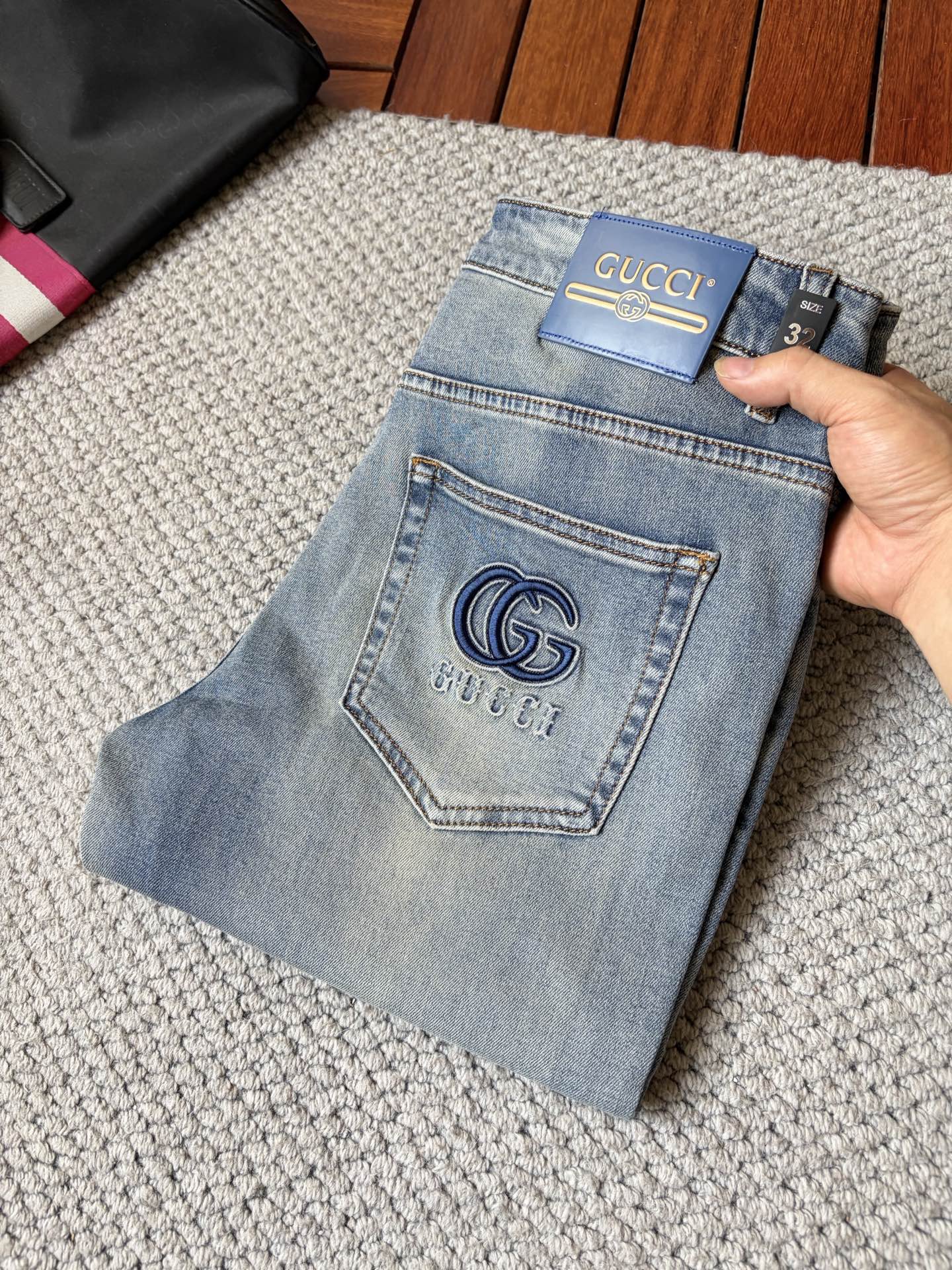 NO:932753,Gucci high-end customization, 2026 latest jeans, simultaneous sale at the counter, original custom-made replica, customer-supplied hardware accessories, original quality, imported denim fabric with high elasticity, heavy washing, fine workmanship, and excellent upper body!  Preferred items Size: 29-38,,jeans,19860909古奇 高端定制、2026最新款牛仔裤 柜台同步发售 原版定制复刻 客供五金辅料 原单品质 进口牛仔面料高弹力 重工洗水 做工走线精细 上身绝佳！优选单品 码数: 29-38,,jeans,,Men's clothing