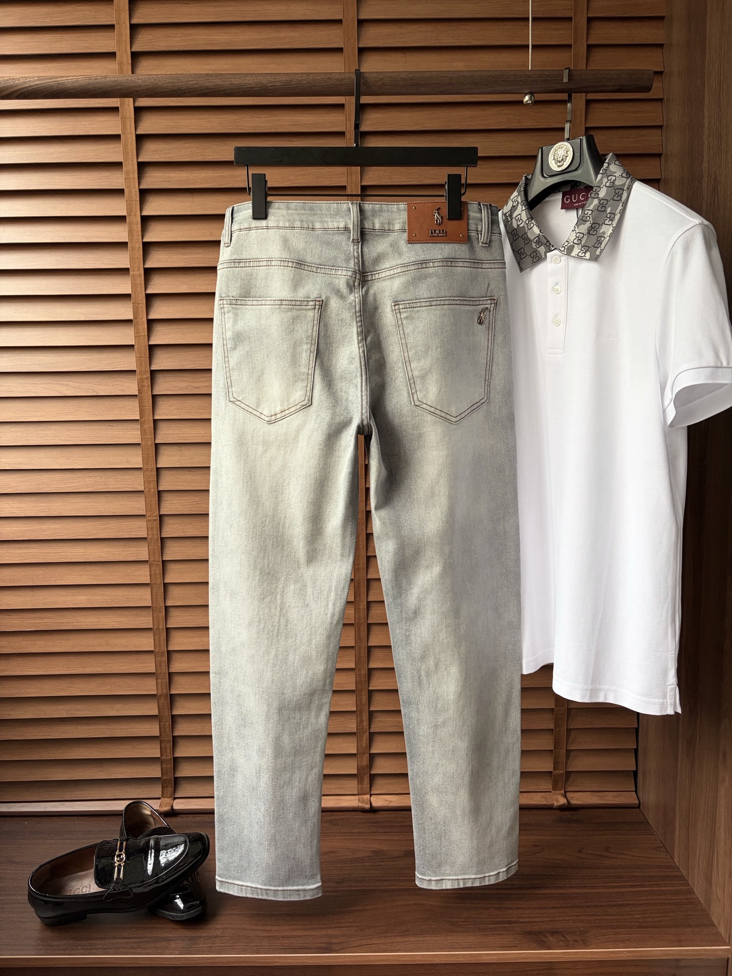 NO:916173,Paul's 2026 early autumn new men's jeans original factory original fabric original wash water!  Imported original washed elastic fabric, complicated handicraft superposition, any washing process will turn into a completely different color effect if you stay for a few seconds longer, so it is more precious, especially durable and taste-resistant... Use the best elastic texture of tannin, genuine leather labels, high-end metal accessories... to create a unique and original jeans style!  Original hardware accessories, super correct fit, comfortable and breathable, extremely high grade, counter quality, handsome upper body. Size 29-38, no 37,,jeans,19860909保罗 2026早秋新款 男士牛仔裤原厂原布原洗水！进口原版水洗弹力面料,复杂的手工艺叠加,任何一个洗水环节多停留几秒都会变成完全不一样的颜色效果,所以越加珍贵,特别持久、耐味…… 选用上乘的丹宁弹力质感,真皮皮牌、高定的金属辅料……打造出独特及原创的牛仔裤款型！原版五金辅料,版型超正,舒适透气,档次极高,专柜品质,上身帅气十足. 码数29-38,无 37,,jeans,,Men's clothing