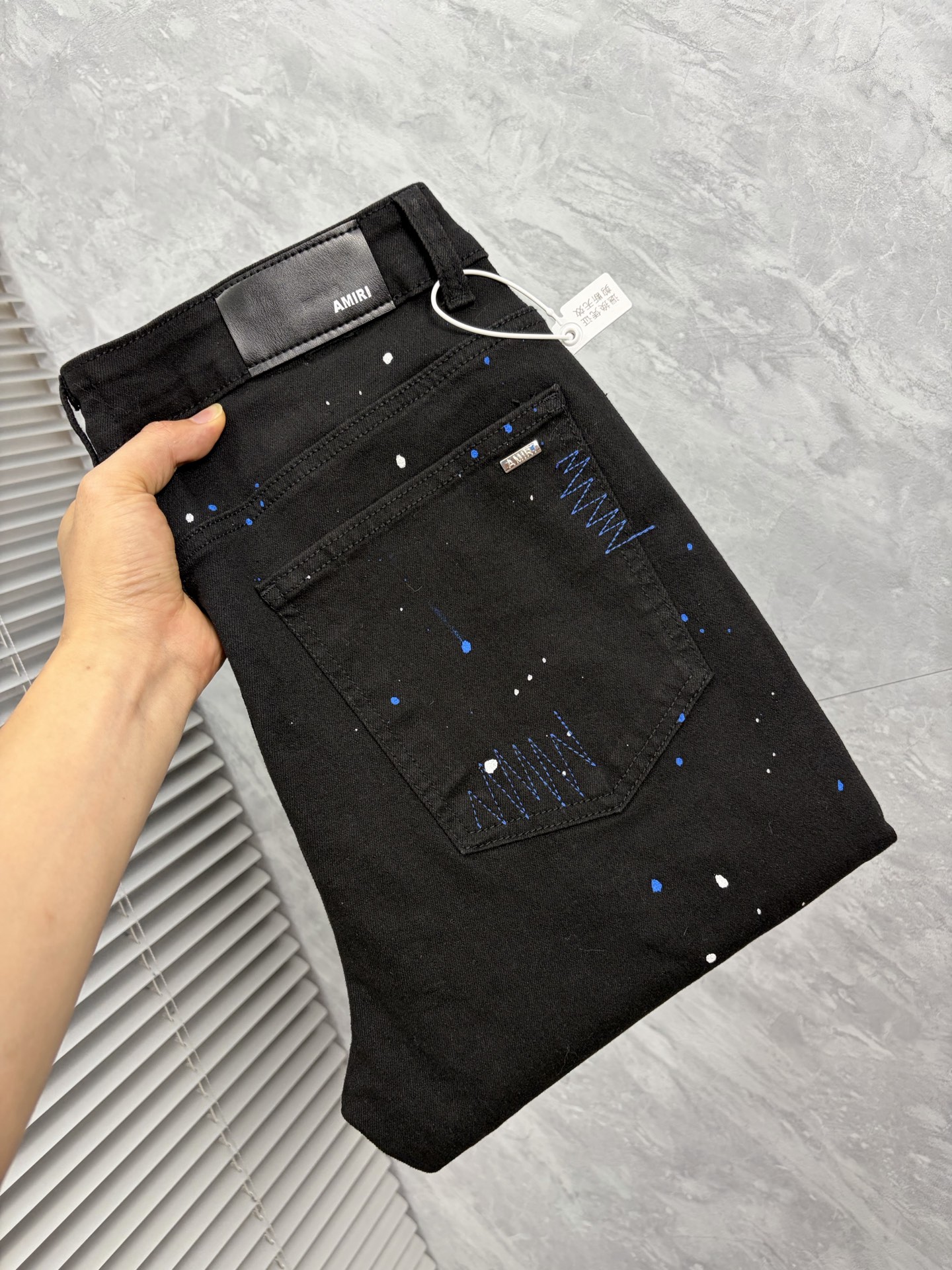 NO:932823,Crowe's 2026 new men's jeans are made of good elasticity. Exclusively available on the official website. Fashionable and elegant. Heavy craftsmanship design. Using original color yeast washing process. Selected imported heavyweight denim denim fabric. Equipped with counter hardware decoration. Genuine leather label. Exquisite stitching. Big brand style. Worth owning. Code number 28-36, no 35, shipped next day,, chrome hearts, jeans,19860909克罗 2026新品男士牛仔裤 面料弹性好.独家发售 官网同步 时尚优雅 重工艺设计.采用原色酵母水洗工艺 精选进口重磅丹宁牛仔面料 配专柜五金装饰 真皮皮牌 精致车线 大牌风范 值得拥有.码数28-36无35,隔天出货,,chrome hearts,jeans,,Men's clothing