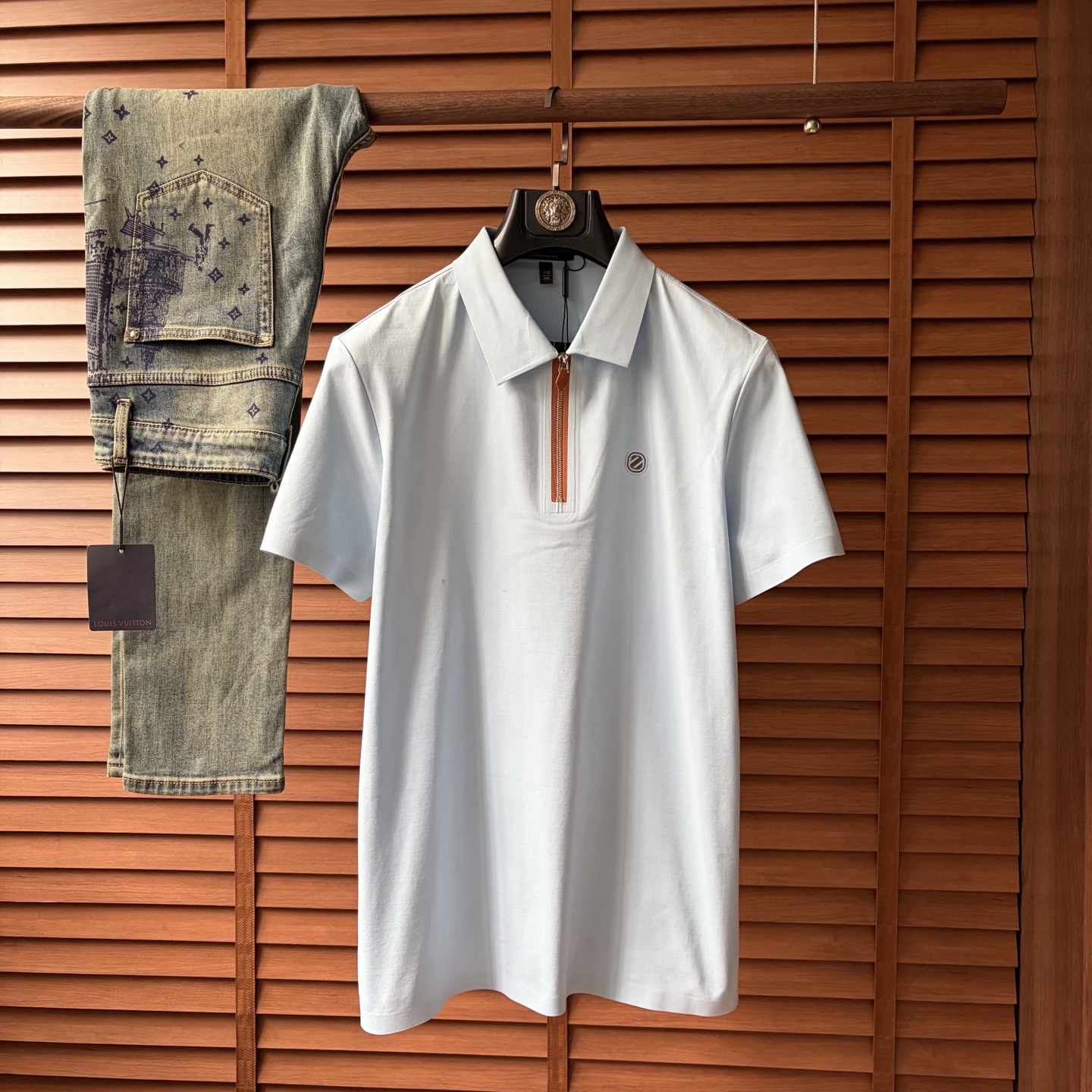 NO:918673,Ermenegildo Zegna men's 2026 spring and summer new short-sleeved lapel polo shirt, men's elegant and stylish first choice in autumn and winter. Long-sleeved lapel, a high-end simple series of polo shirts that can be worn all year round!  The upper body is crisp and stylish, and it doesn’t look out of place when worn alone!  Size M-3XL, next day shipping, zegna, T-shirt,19860909杰尼亚 男款2026春夏新款短袖翻领Polo衫,男人秋冬季优雅高大尚首选单品长袖翻领,可以穿一整年的polo衫高端简约系列 ！上身挺括有型,单穿内搭毫无违和感！码数Ｍ-3XL,隔天出货,,zegna,T-shirt,,Men's clothing