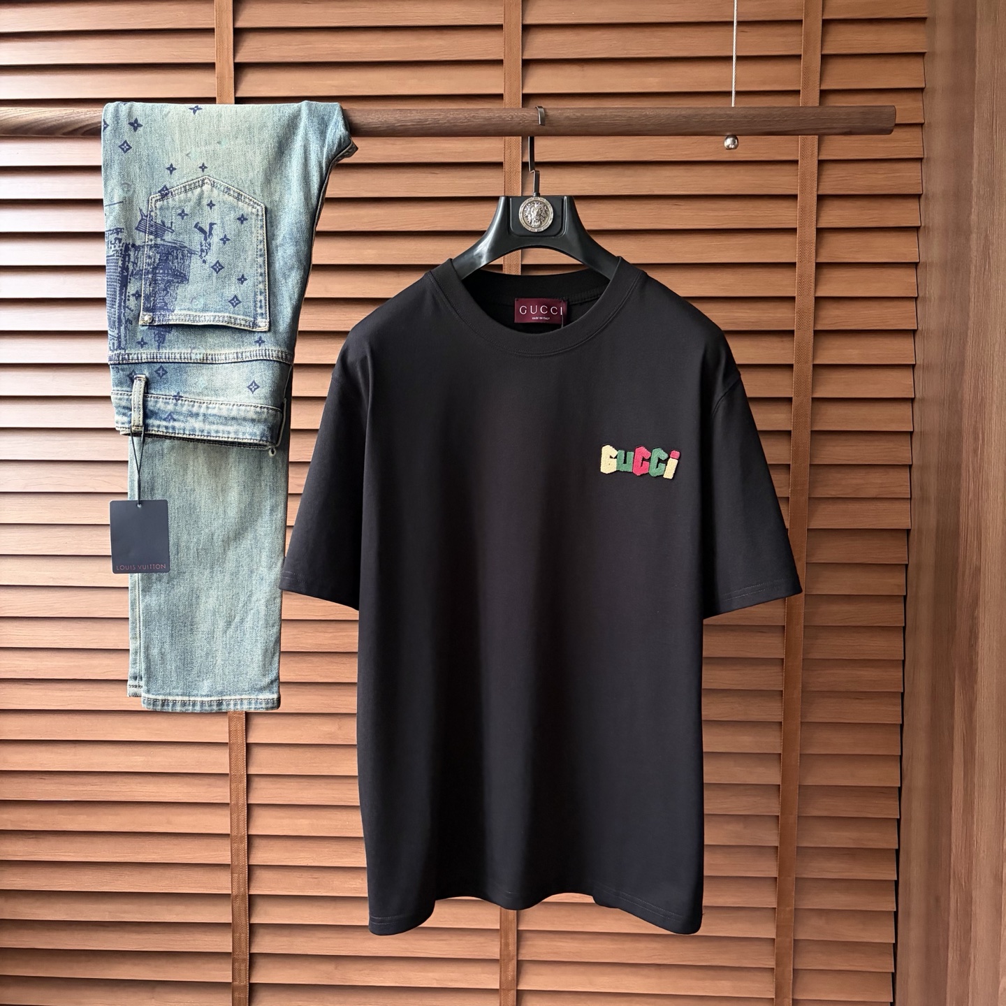 NO:926387,GU*2026ss latest spring and summer short-sleeved T-shirt is now available!  !  2026 new T-shirt, high version special fabric, high weight (260g) pure cotton fabric, comfortable yet wide upper body, embroidery technology, digital printing, flocking technology, same style for men and women, loose version, fine workmanship, comfortable upper body, super handsome upper body, same style for men and women, M-3XL (slightly wider version),, T-shirt, tees, t-shirt,19860909GU*2026ss春夏最新款短袖T恤出货啦！！ 2026新款T恤 高版本专用面料 高克重（260g）纯棉面料 上身舒适不失挺阔 刺绣工艺、数字印花、植绒工艺,男女同款 宽松版型 做工走线精细 面料上身舒适 超帅上身 男女同款M-3XL（版型微阔）,,T-shirt,tees，t-shirt,,Men's clothing