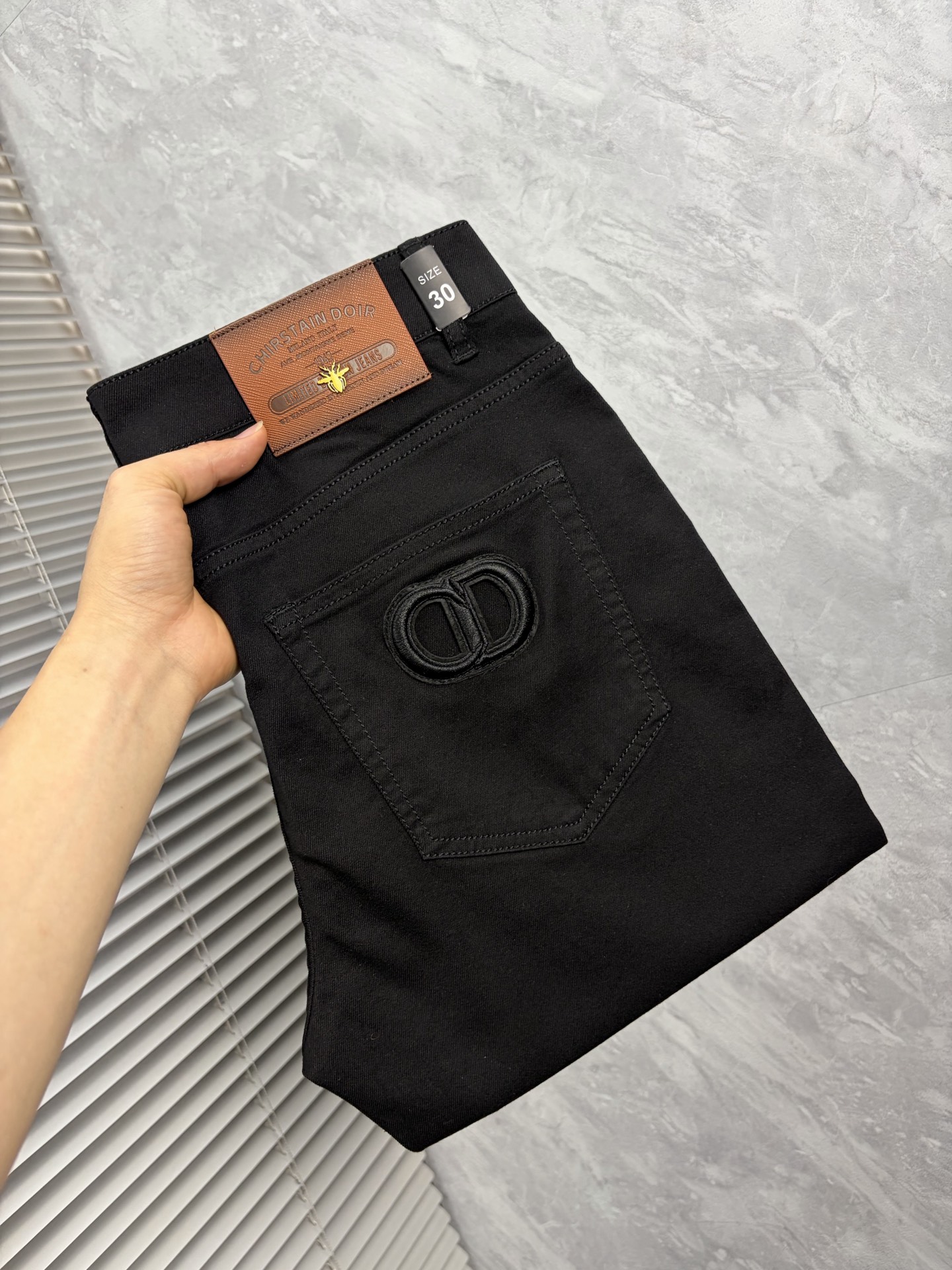 NO:926434,dr high-end customization, 2026 latest jeans, simultaneous sales at the counter, original customized replicas, customer-supplied hardware accessories, original quality, imported denim fabric with high elasticity, heavy washing, fine workmanship and routing, excellent upper body!  Preferred items Size: 29-38,,jeans,19860909dr高端定制、2026最新款牛仔裤 柜台同步发售 原版定制复刻 客供五金辅料 原单品质 进口牛仔面料高弹力 重工洗水 做工走线精细 上身绝佳！优选单品 码数: 29-38,,jeans,,Men's clothing