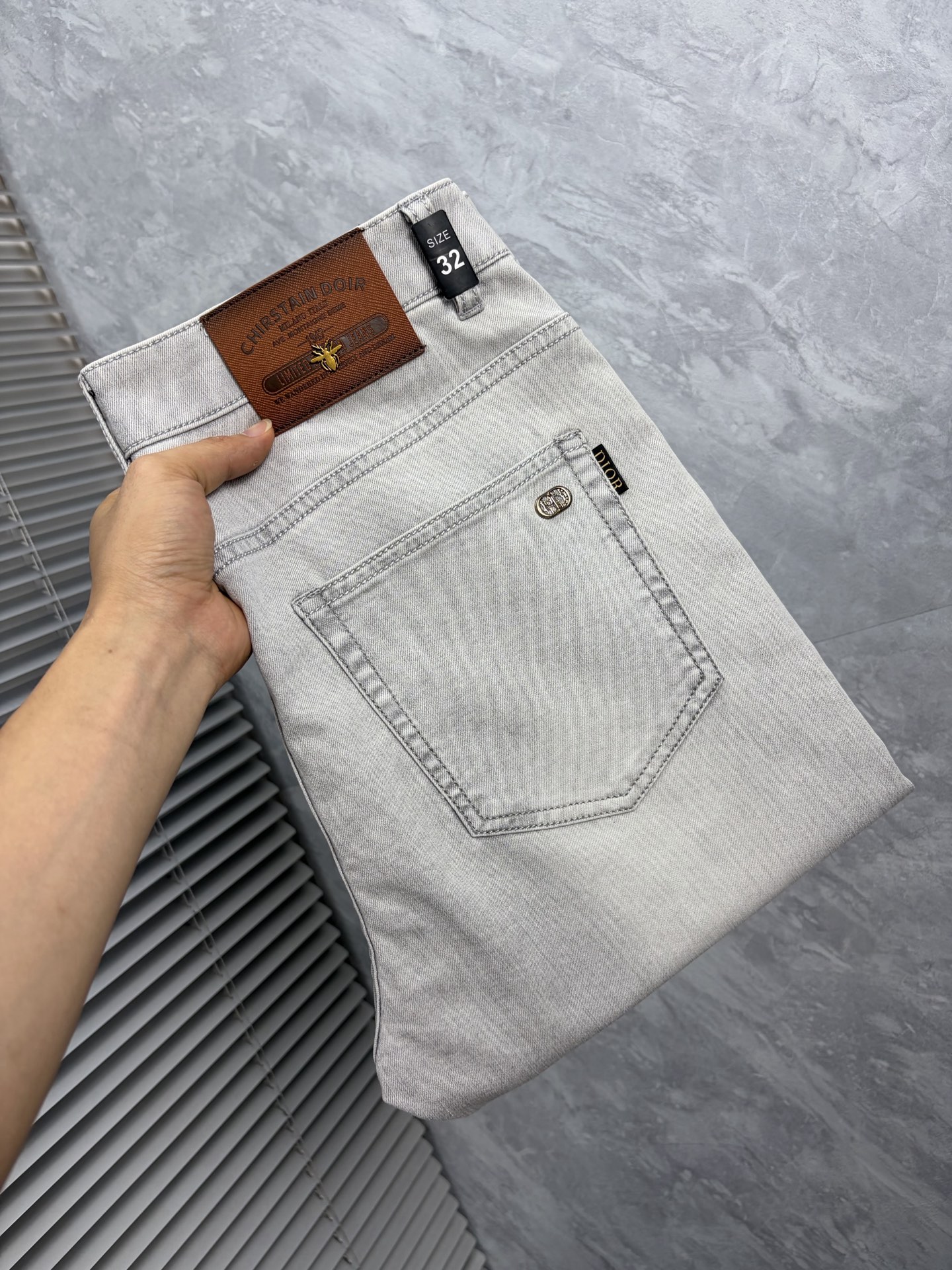 NO:905088,dr High-end customization, 2026 latest jeans, simultaneous sales at the counter, original customized replicas, customer-supplied hardware accessories, original quality, imported denim fabric with high elasticity, heavy washing, fine workmanship and routing, excellent upper body!  Preferred items Size: 29-38,,jeans,19860909dr 高端定制、2026最新款牛仔裤 柜台同步发售 原版定制复刻 客供五金辅料 原单品质 进口牛仔面料高弹力 重工洗水 做工走线精细 上身绝佳！优选单品 码数: 29-38,,jeans,,Men's clothing