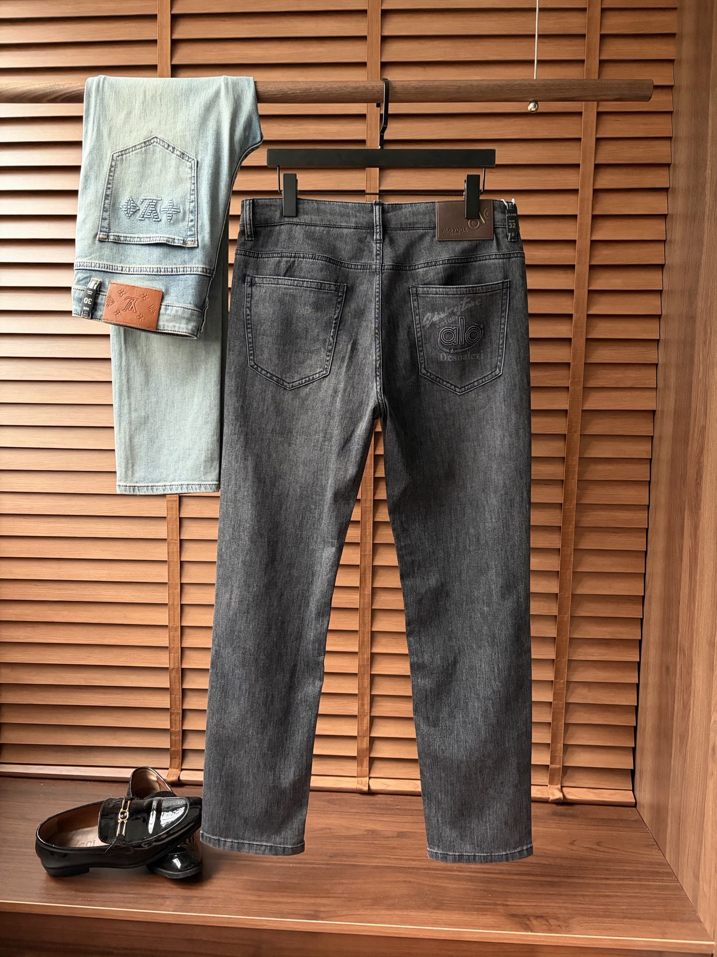 NO:906439,al0 high-end customization, the latest jeans, sold simultaneously at the counter, original customization, customer-supplied hardware accessories, original quality, imported solid-color denim elastic fabric, heavy-duty washing, fine workmanship and routing, excellent upper body!  Preferred items ……………………………………………………………… Size29-38,,jeans,19860909al0高端定制、最新款牛仔裤 柜台同步发售 原版定制 客供五金辅料 原单品质 进口固色牛仔弹力面料 重工洗水 做工走线精细 上身绝佳！优选单品 …………………………………………………… Size29-38,,jeans,,Men's clothing