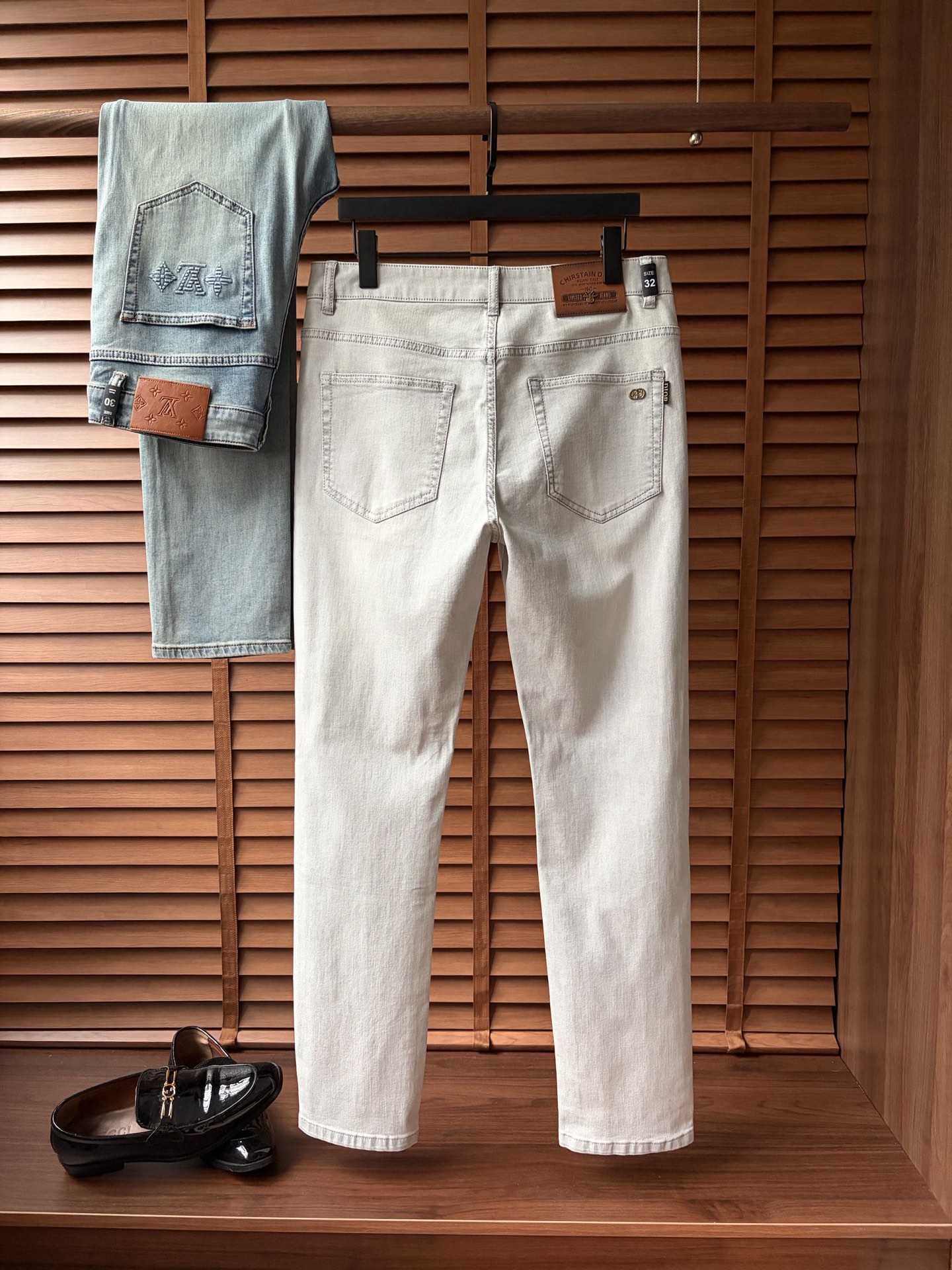 NO:927058,DR high-end customization, the latest jeans, sold simultaneously at the counter, original customization, customer-supplied hardware and accessories, original quality, imported solid-color denim elastic fabric, heavy washing, fine workmanship, and excellent upper body!  Preferred items ……………………………………………………………… Size29-38,,jeans,19860909DR 高端定制、最新款牛仔裤 柜台同步发售 原版定制 客供五金辅料 原单品质 进口固色牛仔弹力面料 重工洗水 做工走线精细 上身绝佳！优选单品 …………………………………………………… Size29-38,,jeans,,Men's clothing