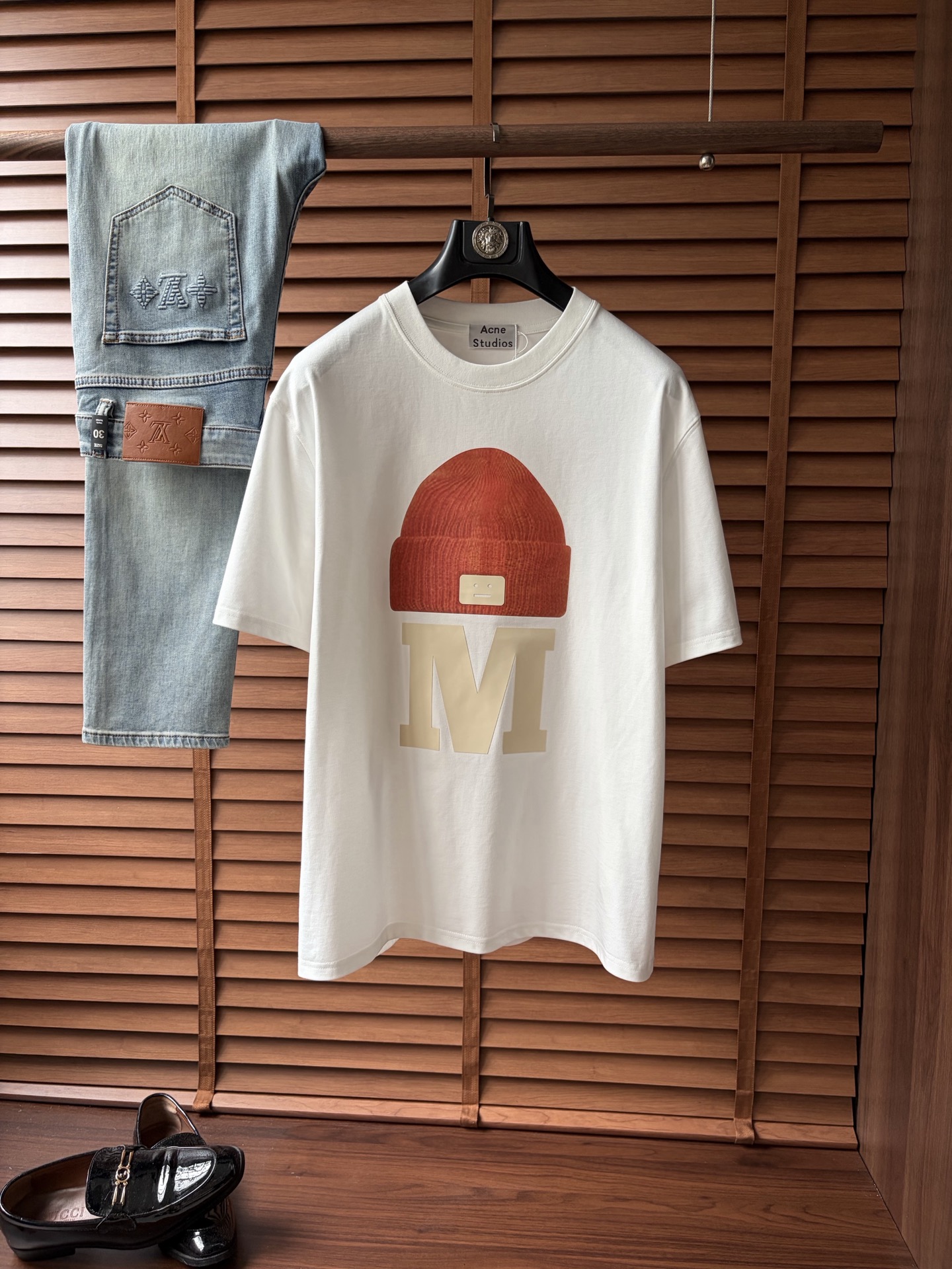 NO:907928,A2026ss latest spring and summer short-sleeved T-shirt is now available!  !  2026 new T-shirt, high version special fabric, high weight (260g) pure cotton fabric, comfortable yet wide upper body, classic craftsmanship, same style for men and women, loose version, fine workmanship, comfortable fabric upper body, super handsome upper body, same style for men and women, M-3XL (slightly wider version),, T-shirt, tees, t-shirt,19860909A2026ss春夏最新款短袖T恤出货啦！！ 2026新款T恤 高版本专用面料 高克重（260g）纯棉面料 上身舒适不失挺阔 经典 工艺,男女同款 宽松版型 做工走线精细 面料上身舒适 超帅上身 男女同款M-3XL（版型微阔）,,T-shirt,tees，t-shirt,,Men's clothing