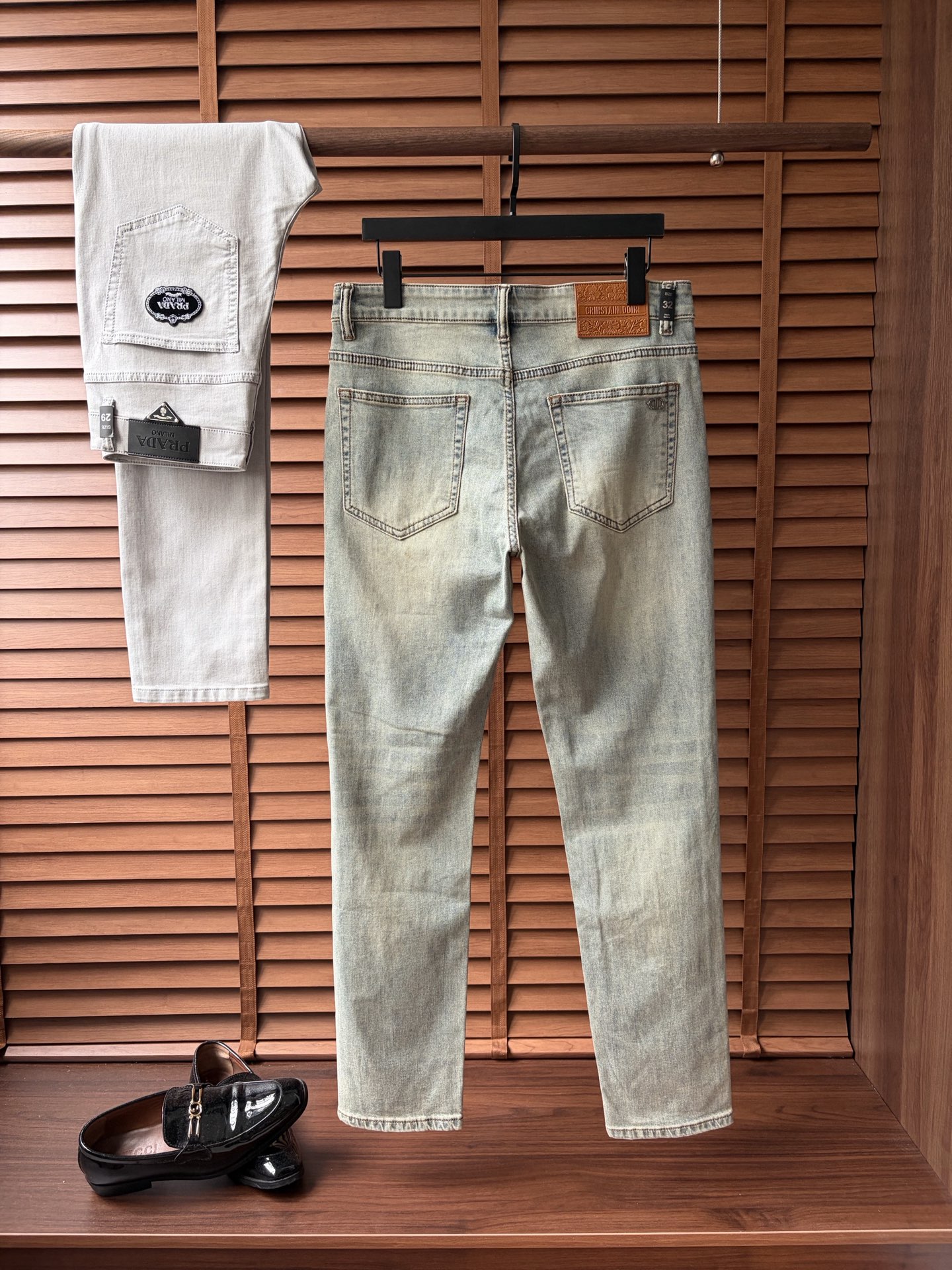 NO:917372,dr high-end customization, the latest jeans, sold simultaneously at the counter, original customization, customer-supplied hardware accessories, original quality, imported solid color denim stretch fabric, heavy washing, fine workmanship and routing, excellent upper body!  Preferred items ……………………………………………………………… Size29-38,,jeans,19860909dr高端定制、最新款牛仔裤 柜台同步发售 原版定制 客供五金辅料 原单品质 进口固色牛仔弹力面料 重工洗水 做工走线精细 上身绝佳！优选单品 …………………………………………………… Size29-38,,jeans,,Men's clothing