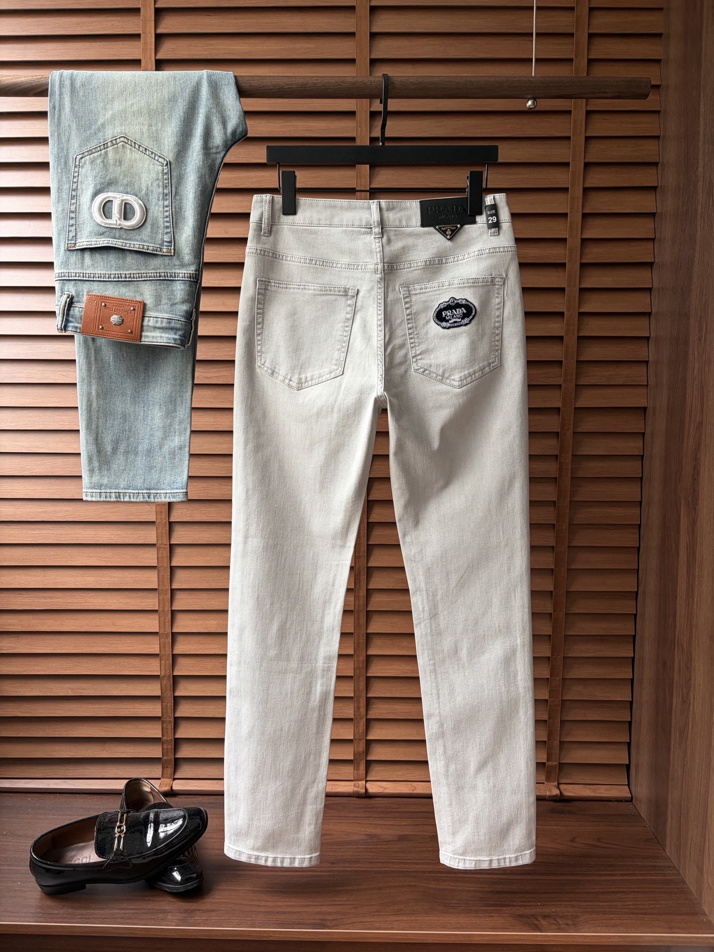 NO:917368,Pula, high-end customization, the latest jeans, sold simultaneously at the counter, original customization, customer-supplied hardware and accessories, original quality, imported solid-color denim stretch fabric, heavy washing, fine workmanship, and excellent upper body!  Preferred items……………………………………………………………… Size29-38,,prada,jeans,19860909普拉 高端定制、最新款牛仔裤 柜台同步发售 原版定制 客供五金辅料 原单品质 进口固色牛仔弹力面料 重工洗水 做工走线精细 上身绝佳！优选单品 …………………………………………………… Size29-38,,prada,jeans,,Men's clothing