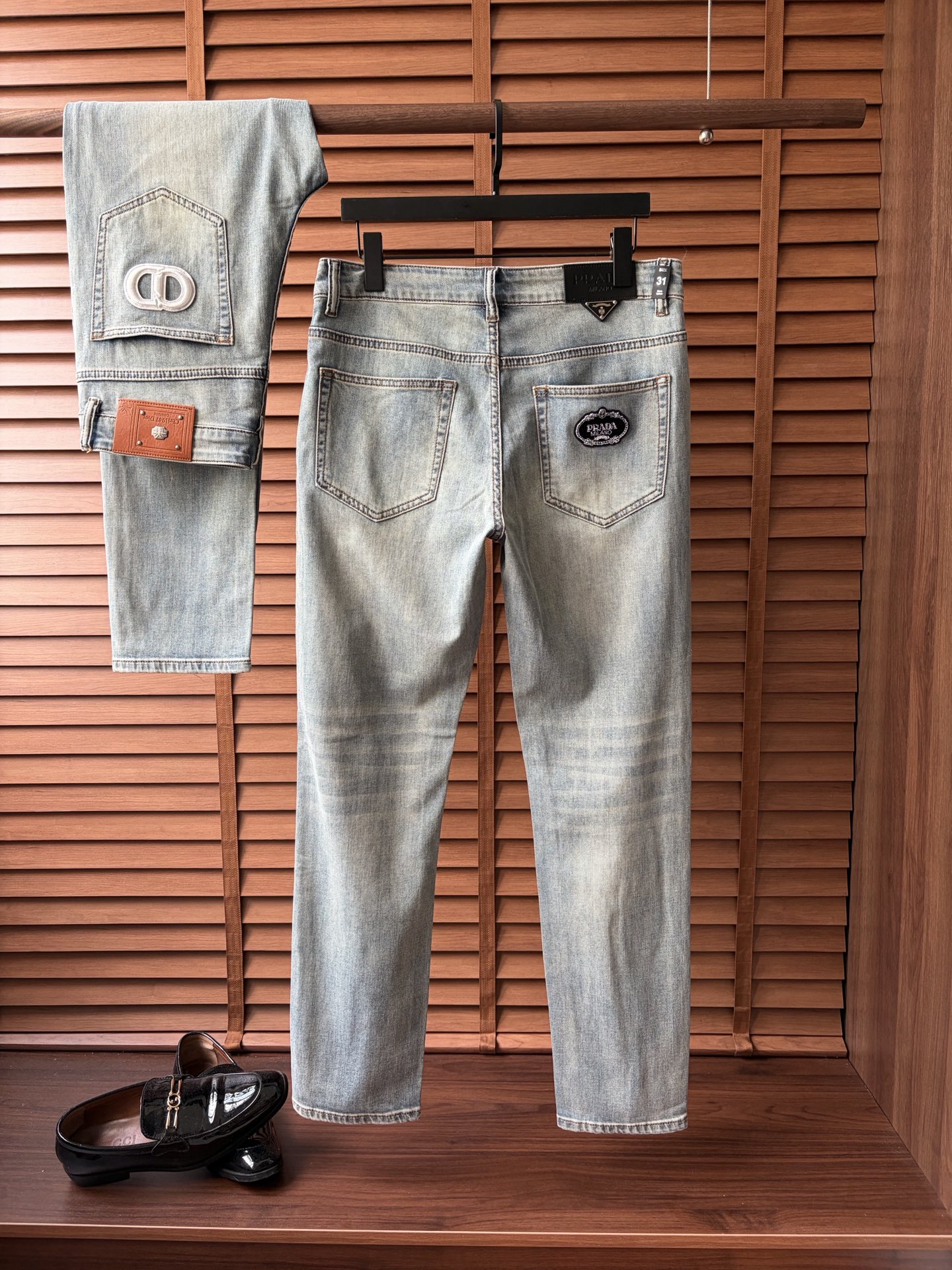 NO:917359,Pula, high-end customization, the latest jeans, sold simultaneously at the counter, original customization, customer-supplied hardware and accessories, original quality, imported solid-color denim stretch fabric, heavy washing, fine workmanship, and excellent upper body!  Preferred items……………………………………………………………… Size29-38,,prada,jeans,19860909普拉 高端定制、最新款牛仔裤 柜台同步发售 原版定制 客供五金辅料 原单品质 进口固色牛仔弹力面料 重工洗水 做工走线精细 上身绝佳！优选单品 …………………………………………………… Size29-38,,prada,jeans,,Men's clothing