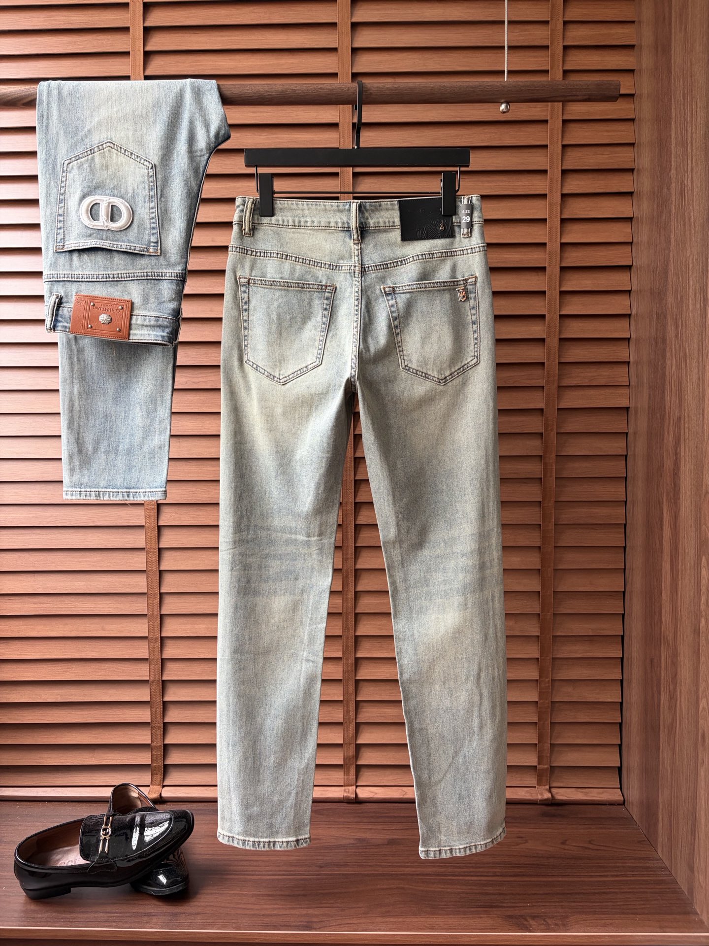 NO:917373,Burberry's high-end customization and latest jeans are sold simultaneously at the counter. Original customization. Customer-supplied hardware accessories. Original quality. Imported solid-color denim elastic fabric. Heavy washing. Fine workmanship and routing. Excellent upper body!  Preferred items……………………………………………………………… Size29-38,,burberry,jeans,19860909巴宝莉高端定制、最新款牛仔裤 柜台同步发售 原版定制 客供五金辅料 原单品质 进口固色牛仔弹力面料 重工洗水 做工走线精细 上身绝佳！优选单品 …………………………………………………… Size29-38,,burberry,jeans,,Men's clothing