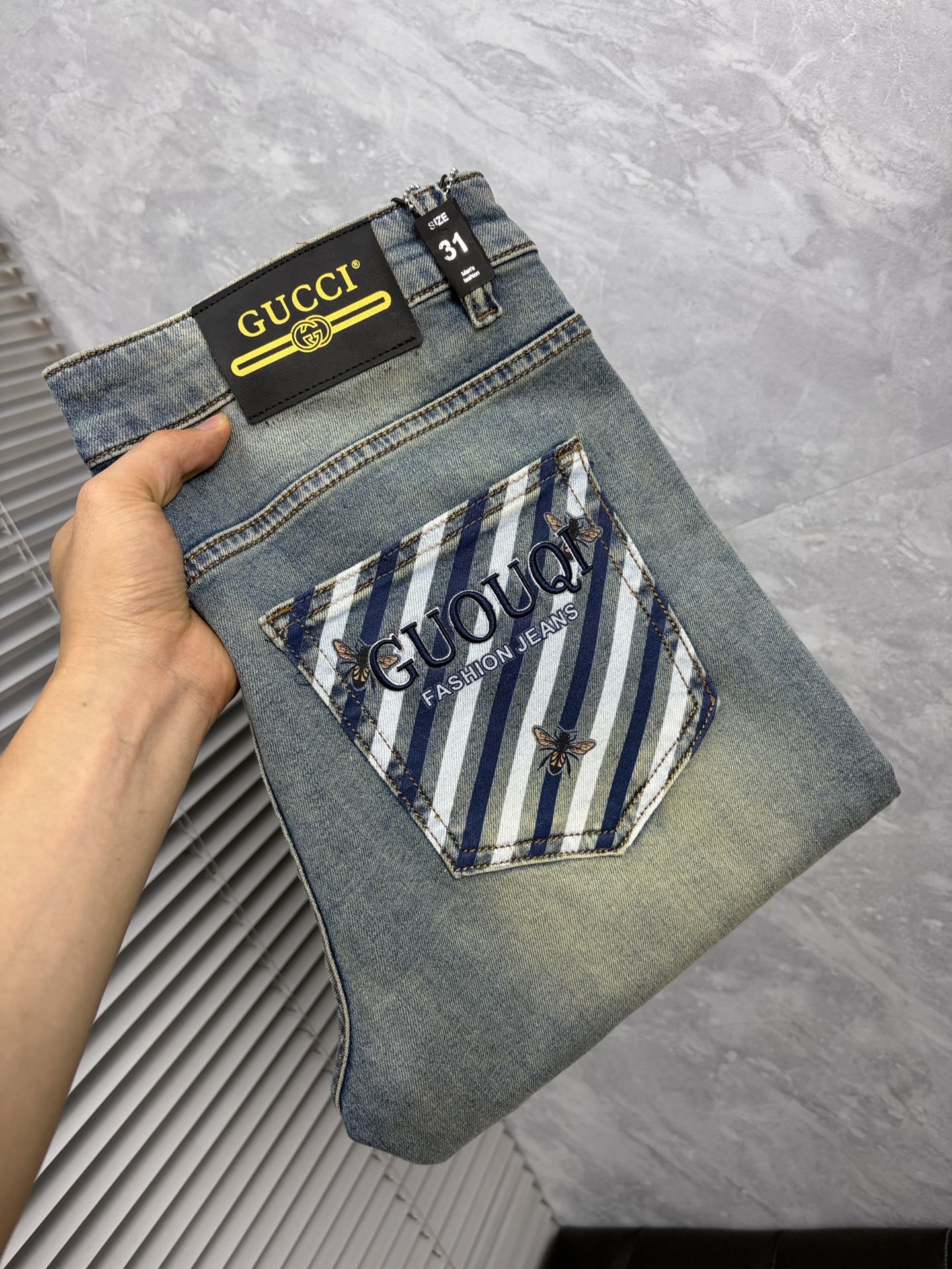 NO:916434,GUCCI high-end customization, 2026 latest jeans, simultaneous sale at the counter, original customized replicas, customer-supplied hardware accessories, original quality, imported denim fabric with high elasticity, heavy washing, fine workmanship and routing, excellent upper body!  Preferred items Size: 29-38,,gucci,jeans,19860909GUCCI 高端定制、2026最新款牛仔裤 柜台同步发售 原版定制复刻 客供五金辅料 原单品质 进口牛仔面料高弹力 重工洗水 做工走线精细 上身绝佳！优选单品 码数: 29-38,,gucci,jeans,,Men's clothing