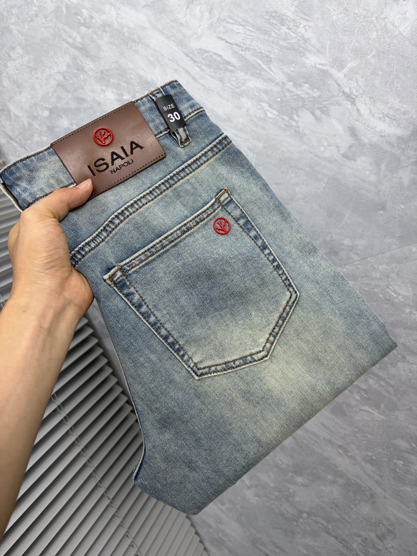 NO:908834,K'' high-end customization, 2026 latest jeans, sold simultaneously at the counter, original customized replicas, customer-supplied hardware accessories, original quality, imported denim fabric with high elasticity, heavy washing, fine workmanship and routing, excellent upper body!  Preferred items Size: 29-38,,jeans,19860909K‘’高端定制、2026最新款牛仔裤 柜台同步发售 原版定制复刻 客供五金辅料 原单品质 进口牛仔面料高弹力 重工洗水 做工走线精细 上身绝佳！优选单品 码数: 29-38,,jeans,,Men's clothing