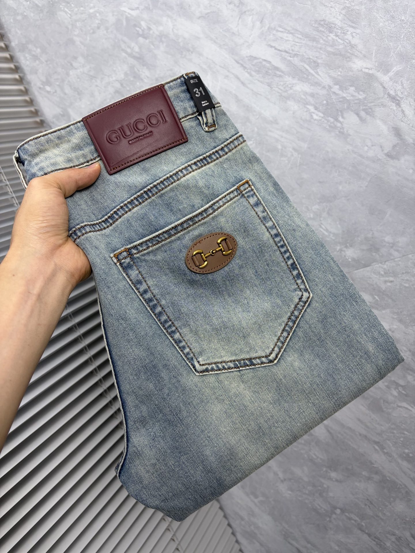 NO:916449,GUCCI high-end customization, 2026 latest jeans, simultaneous sales at the counter, original customized replicas, customer-supplied hardware accessories, original quality, imported denim fabric with high elasticity, heavy washing, fine workmanship and routing, excellent upper body!  Preferred items Size: 29-38,,gucci,jeans,19860909GUCCI高端定制、2026最新款牛仔裤 柜台同步发售 原版定制复刻 客供五金辅料 原单品质 进口牛仔面料高弹力 重工洗水 做工走线精细 上身绝佳！优选单品 码数: 29-38,,gucci,jeans,,Men's clothing
