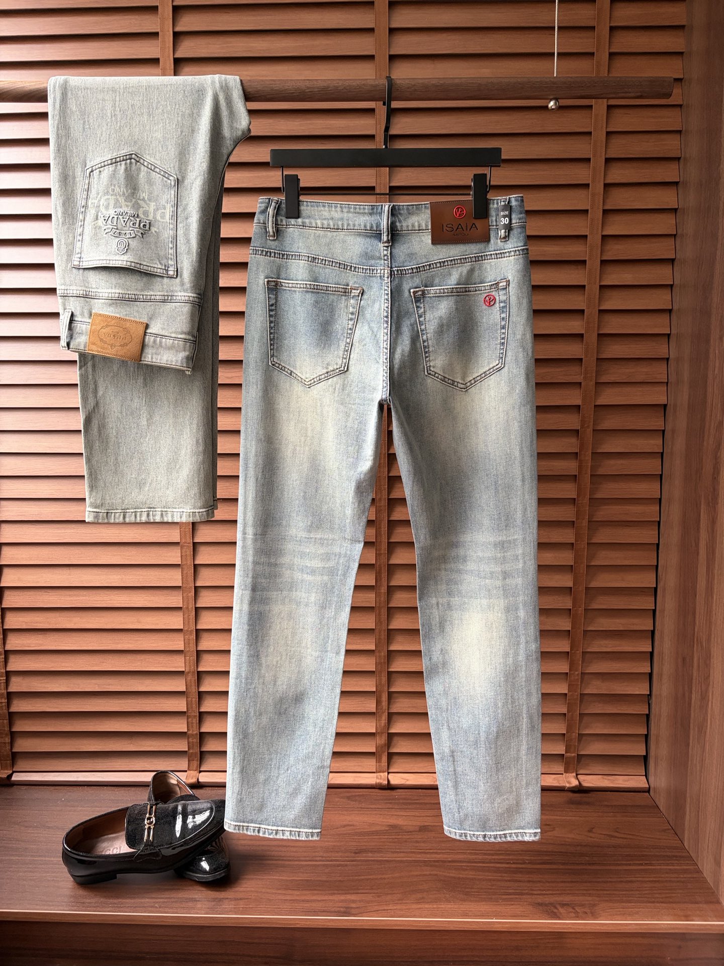NO:913650,is high-end customization, the latest jeans in early spring 2026, sold simultaneously at the counter, original customized replicas, customer-supplied hardware accessories, original quality, imported denim fabric with high elasticity, heavy washing, fine workmanship and routing, excellent upper body!  Preferred items Size: 29-38,,jeans,19860909is高端定制、2026早春最新款牛仔裤 柜台同步发售 原版定制复刻 客供五金辅料 原单品质 进口牛仔面料高弹力 重工洗水 做工走线精细 上身绝佳！优选单品 码数: 29-38,,jeans,,Men's clothing