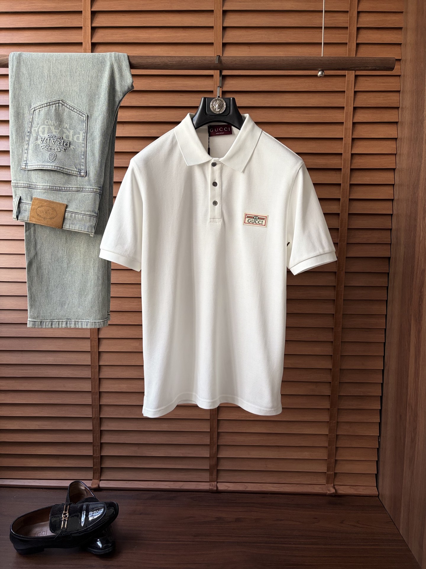 NO:937817,Gucci*2026 spring and summer new products, lapel short-sleeved POLO shirt, good product, no need to introduce too much, look at the details, counter size M-XXXL 175/140, recommended L,,,T-shirt,19860909古奇*2026年春夏新品上新 翻领短袖POLO衫 好货不用过多介绍 看细节 专柜码数M-XXXL 175/140建议L,,,T-shirt,,Men's clothing