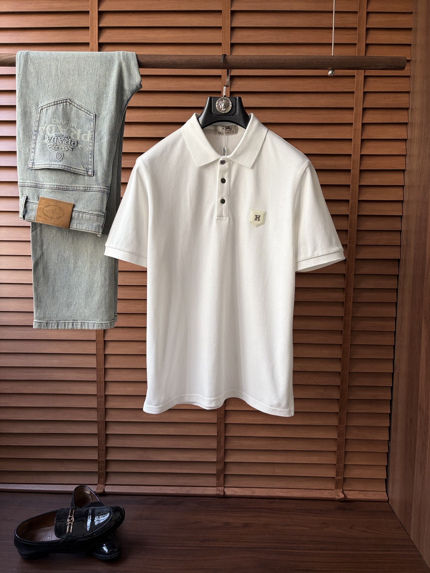 NO:937811,Hermes* 2026 spring and summer new products, lapel short-sleeved POLO shirt, good product without too much introduction, look at the details, counter size M-XXXL 175/140, recommended L,,, hermes, T-shirt,19860909爱马*2026年春夏新品上新 翻领短袖POLO衫 好货不用过多介绍 看细节 专柜码数M-XXXL 175/140建议L,,,hermes,T-shirt,,Men's clothing