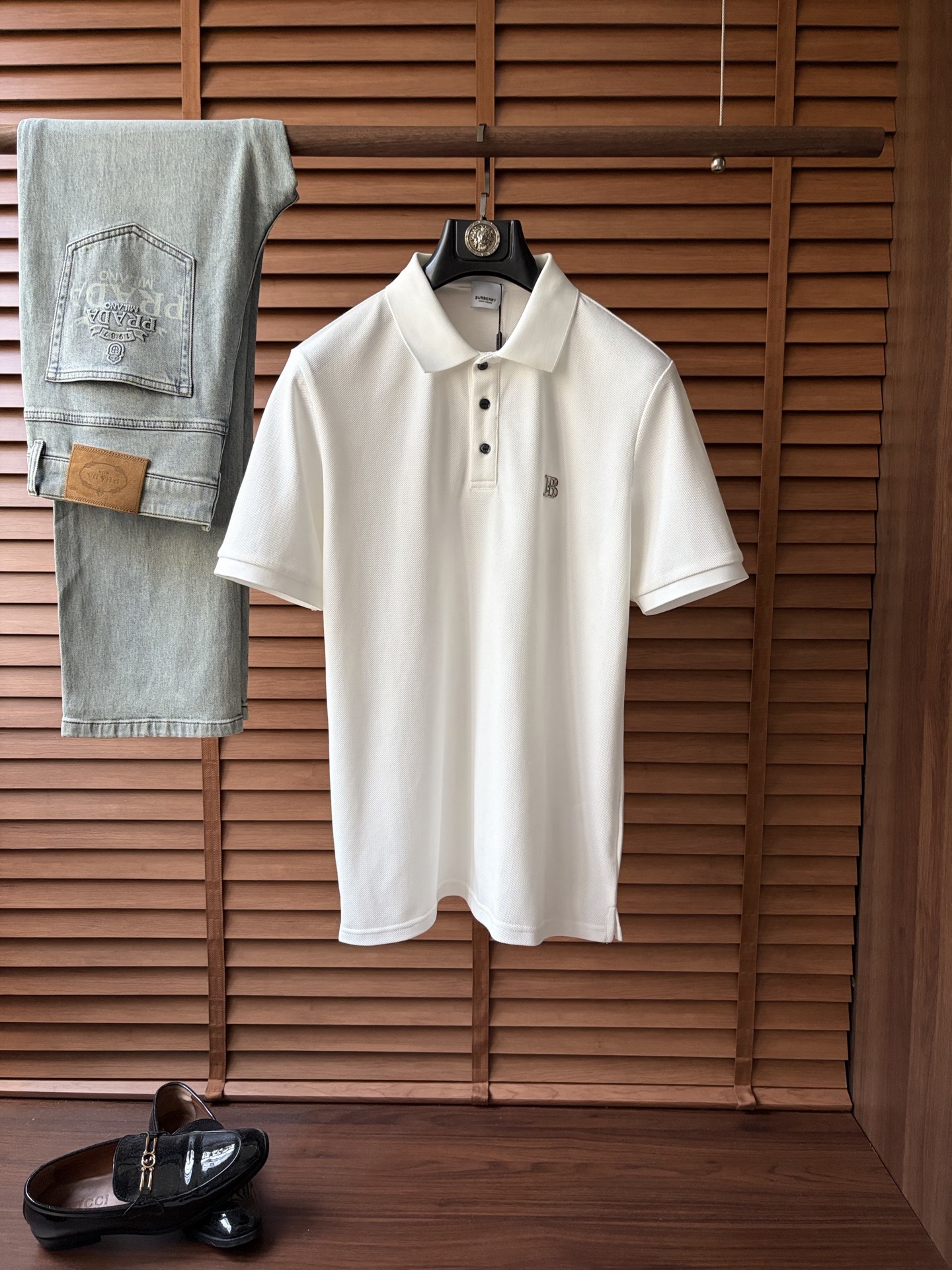 NO:937808,Burberry*2026 spring and summer new products, lapel short-sleeved POLO shirt, good product, no need to introduce too much, look at the details, counter size M-XXXL 175/140, recommended L,,,burberry,T-shirt,19860909巴宝*2026年春夏新品上新 翻领短袖POLO衫 好货不用过多介绍 看细节 专柜码数M-XXXL 175/140建议L,,,burberry,T-shirt,,Men's clothing