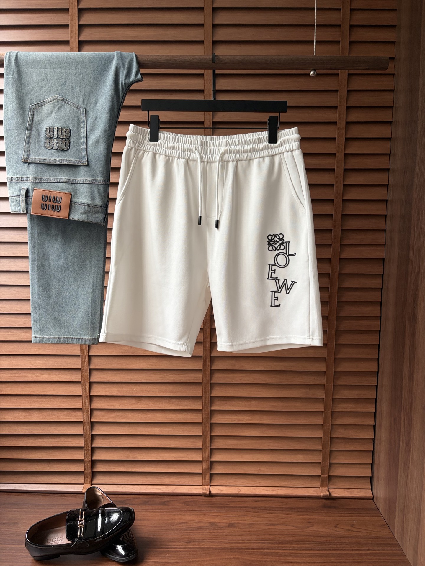 NO:916464,Luo Yi's new style is coming, 2026 spring and summer new casual pants and shorts, imported high-density customized mamba cotton fabric, comfortable, soft and skin-friendly, straight and not easy to wrinkle, simple and clear, super versatile upper body effect, super fashionable and versatile, straight and stylish, a wardrobe must-have!  Suitable for any occasion, sizes M-3XL, loewe, shorts,19860909罗意 新款来袭 2026春夏新款休闲裤短裤,进口高密度定制曼巴棉面料,舒适柔软亲肤,笔挺不易起皱,简单明了,超级百搭上身效果超级棒时尚百搭,笔挺有型,衣橱必备！适合任何场合穿着,码数M-3XL,,loewe,shorts,,Men's clothing