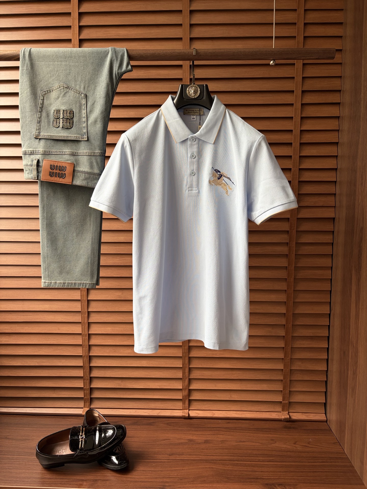 NO:925980,Burberry’s 2026 spring and summer new products, lapel short-sleeved polo shirts, good products that don’t need to be introduced too much, look at the details, counter size M-XXXL,, burberry, T-shirt,19860909巴宝 2026年春夏新品上新 翻领短袖polo衫 好货不用过多介绍 看细节 专柜码数M-XXXL,,burberry,T-shirt,,Men's clothing