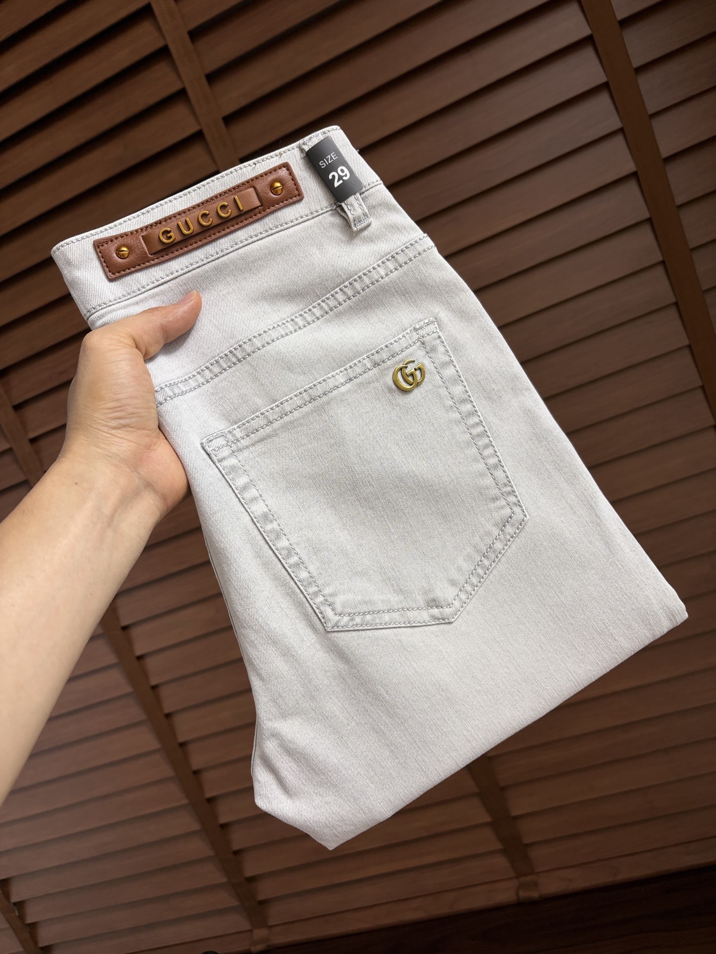 NO:927612,Gucci high-end customization, 2026 latest jeans, simultaneous sale at the counter, original custom-made replica, customer-supplied hardware accessories, original quality, imported denim fabric with high elasticity, heavy washing, fine workmanship, and excellent upper body!  Preferred items Size: 29-38,,jeans,19860909古奇 高端定制、2026最新款牛仔裤 柜台同步发售 原版定制复刻 客供五金辅料 原单品质 进口牛仔面料高弹力 重工洗水 做工走线精细 上身绝佳！优选单品 码数: 29-38,,jeans,,Men's clothing