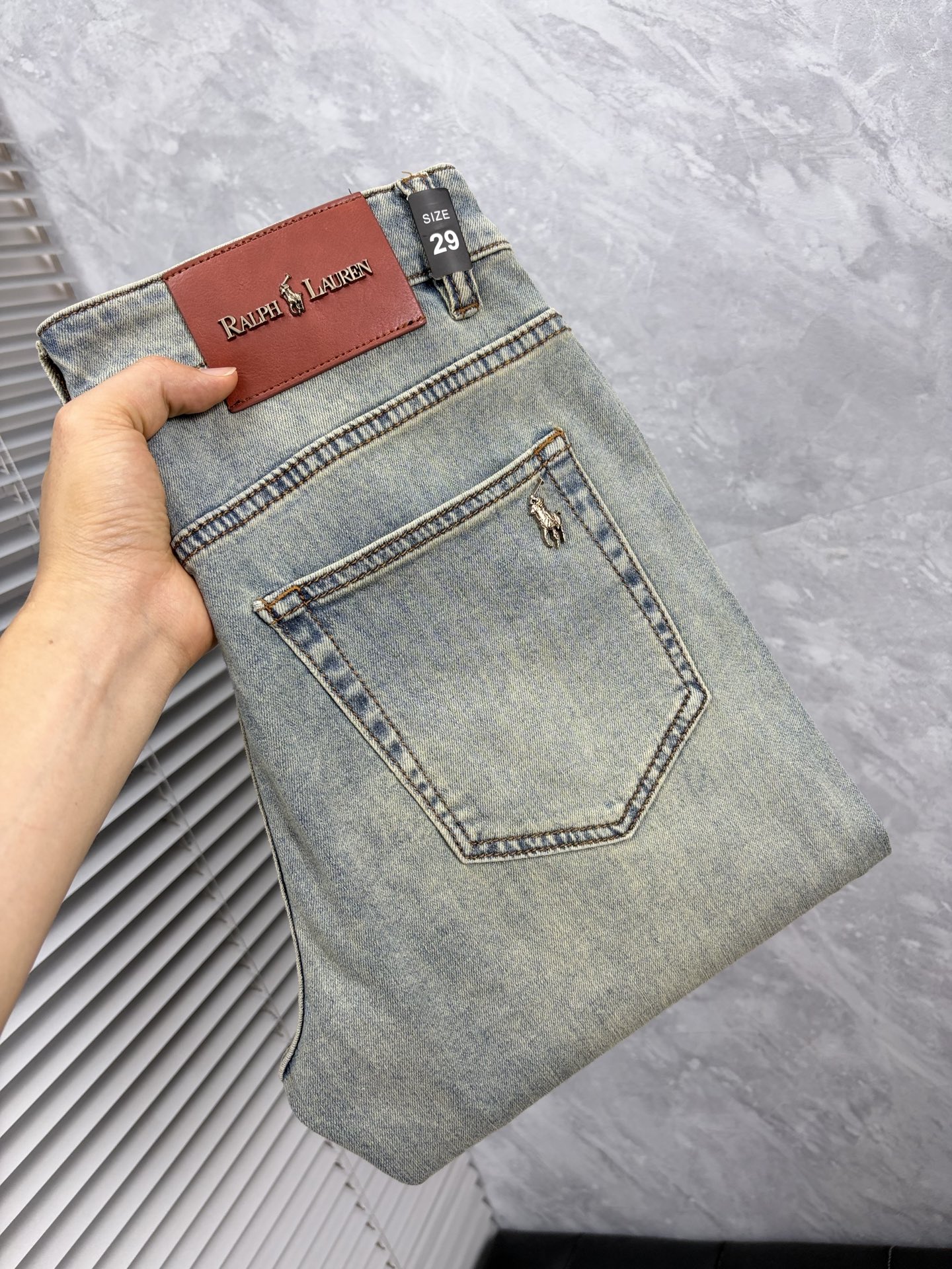 NO:933148,Paul's high-end customization, 2026 latest jeans, simultaneous sales at the counter, original customized replicas, customer-supplied hardware accessories, original quality, imported denim fabric with high elasticity, heavy washing, fine workmanship, and excellent upper body!  Preferred items Size: 29-38,,jeans,19860909保罗 高端定制、2026最新款牛仔裤 柜台同步发售 原版定制复刻 客供五金辅料 原单品质 进口牛仔面料高弹力 重工洗水 做工走线精细 上身绝佳！优选单品 码数: 29-38,,jeans,,Men's clothing