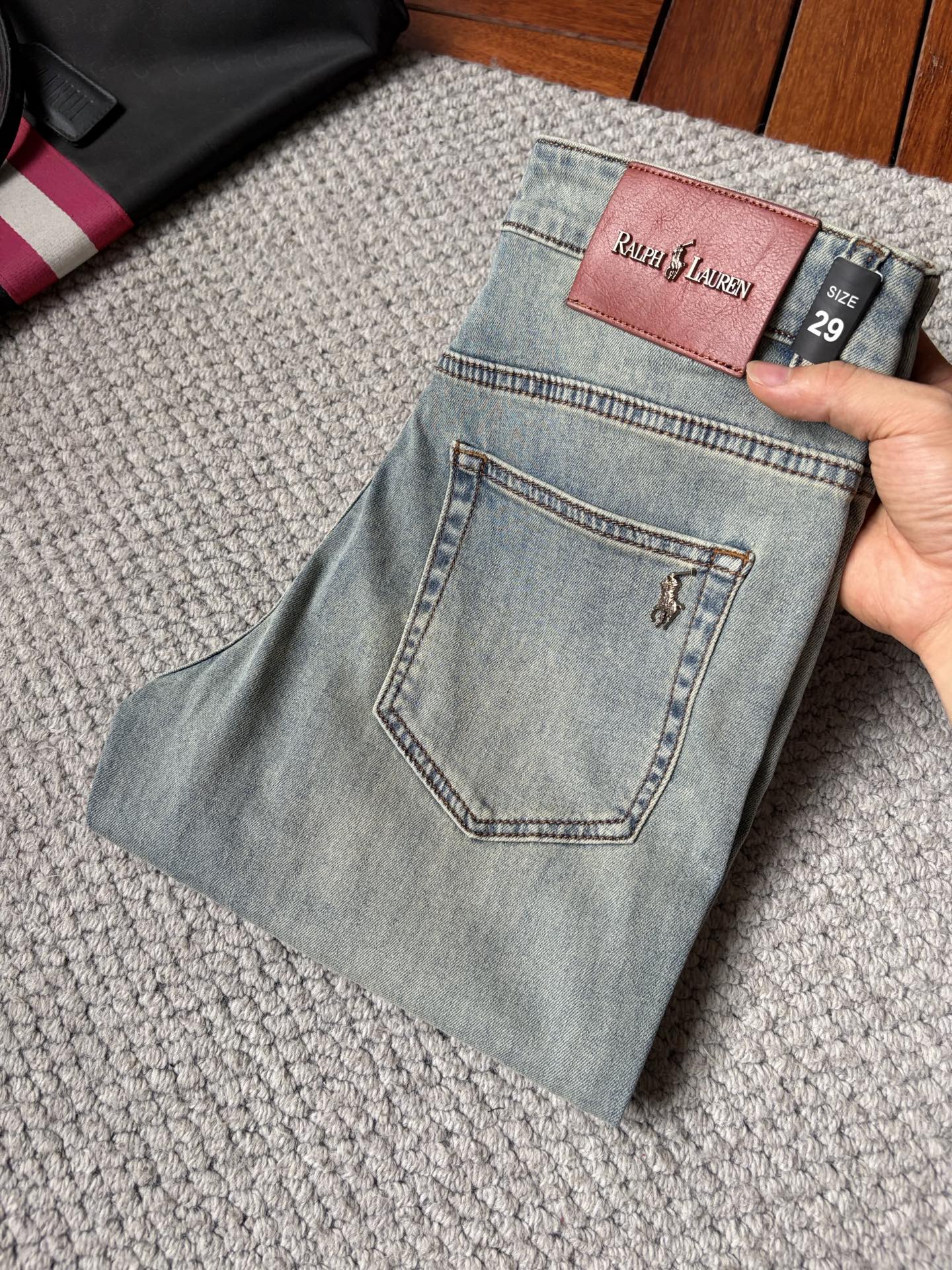 NO:935120,Paul's high-end customization, 2026 latest jeans, simultaneous sales at the counter, original customized replicas, customer-supplied hardware accessories, original quality, imported denim fabric with high elasticity, heavy washing, fine workmanship, and excellent upper body!  Preferred items Size: 29-38,,jeans,19860909保罗 高端定制、2026最新款牛仔裤 柜台同步发售 原版定制复刻 客供五金辅料 原单品质 进口牛仔面料高弹力 重工洗水 做工走线精细 上身绝佳！优选单品 码数: 29-38,,jeans,,Men's clothing