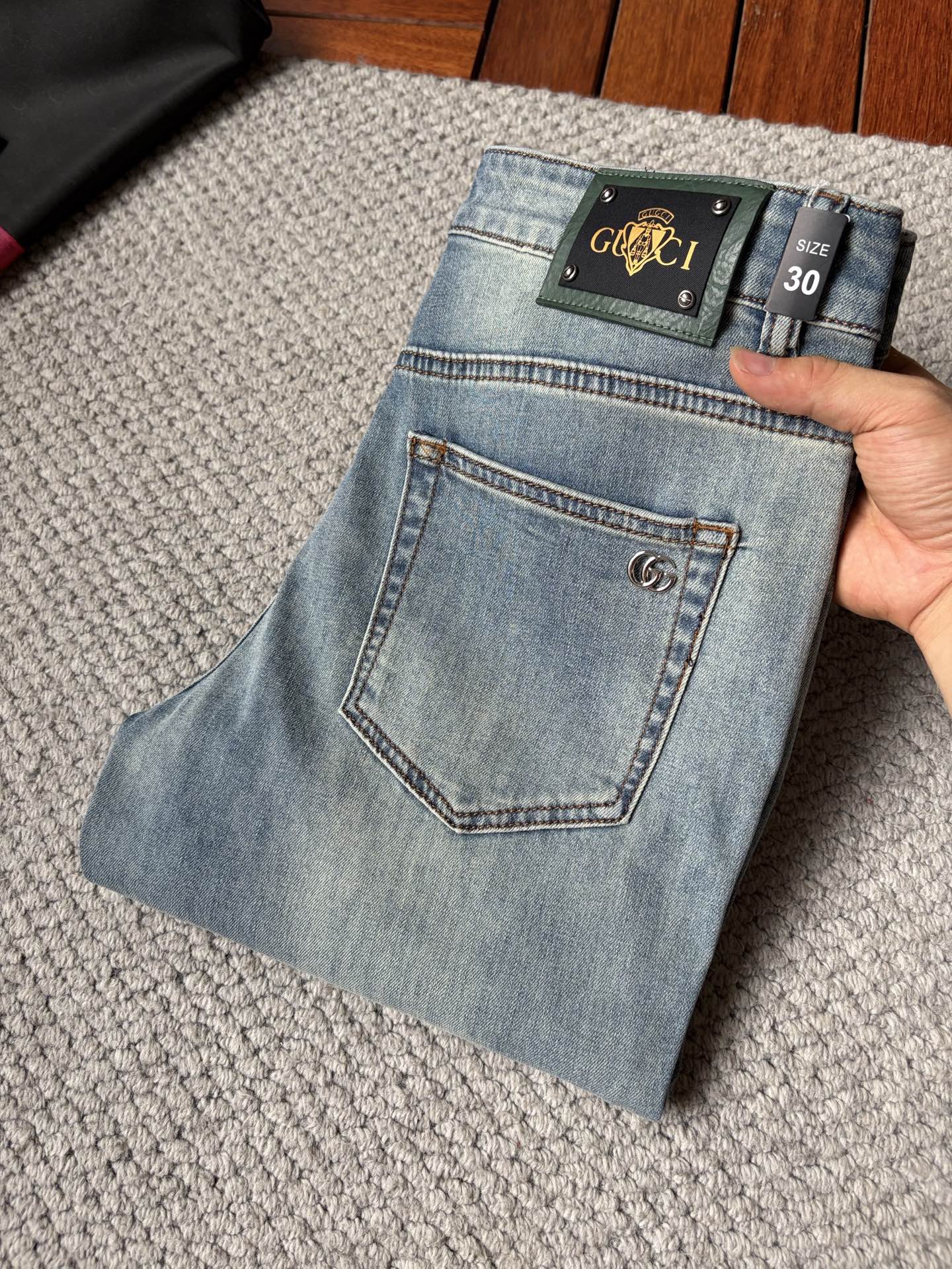 NO:935116,Gucci high-end customization, 2026 latest jeans, simultaneous sale at the counter, original customized replicas, customer-supplied hardware accessories, original quality, imported denim fabric with high elasticity, heavy washing, fine workmanship, and excellent upper body!  Preferred items Size: 29-38,,jeans,19860909古奇 高端定制、2026最新款牛仔裤 柜台同步发售 原版定制复刻 客供五金辅料 原单品质 进口牛仔面料高弹力 重工洗水 做工走线精细 上身绝佳！优选单品 码数: 29-38,,jeans,,Men's clothing