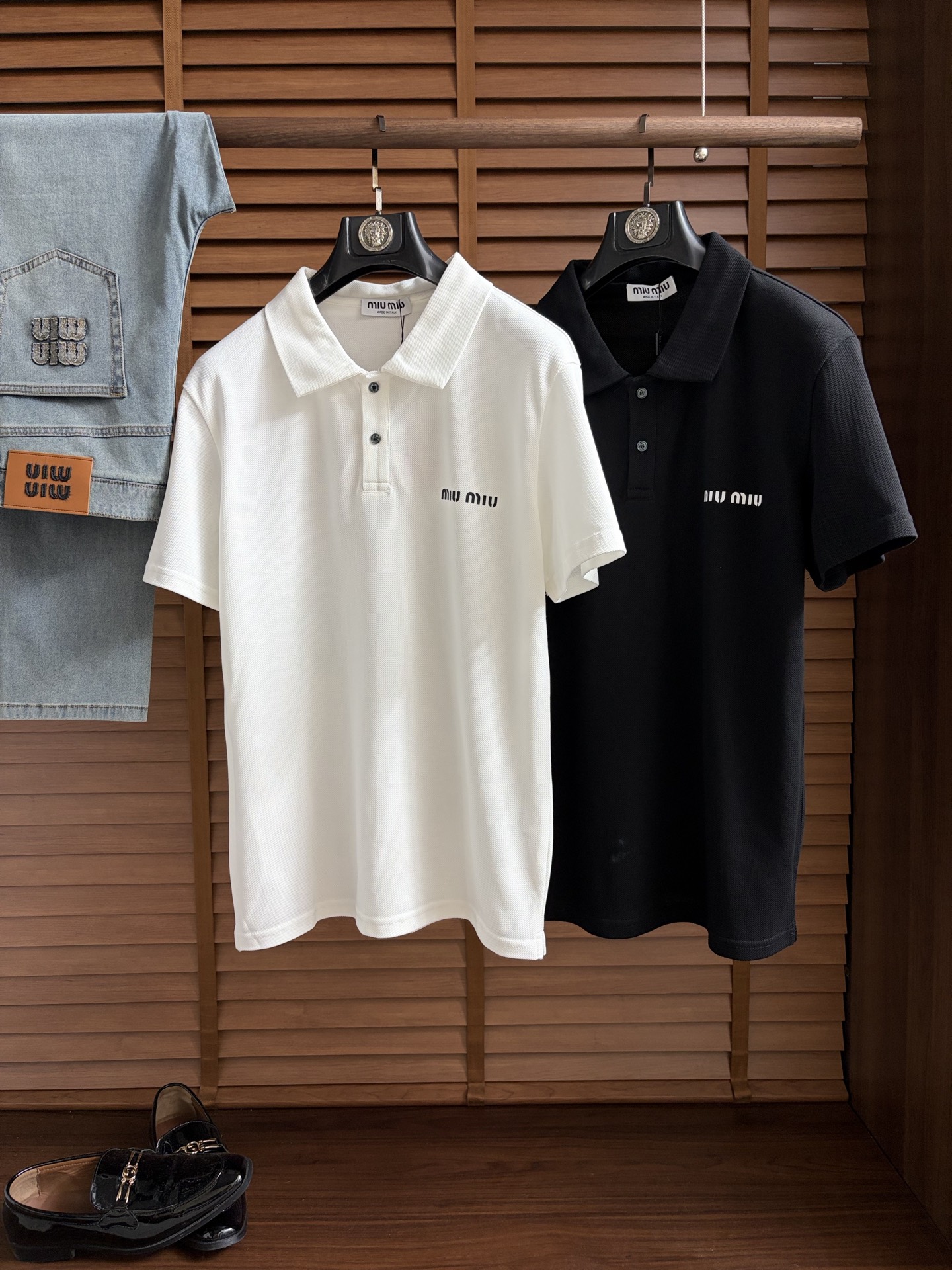 NO:937408,mounted 2026 spring and summer new polo shirt business casual lapel short-sleeved T-shirt. The exquisite and fitted tailoring sets off the minimalist design style, showing the elegant style at a glance!  High gram weight 260g pure cotton pique fabric, the quality is supreme, the materials used will never disappoint, the fabric surface is fine and smooth, soft and skin-friendly, the cotton is full, with elasticity, the upper body is high-end and crisp and stylish at the same time, sizes M-3XL, T-shirt, tees, t-shirt,19860909mounted 2026春夏新款polo衫商务休闲翻领短袖T恤,精致合体的剪裁版型衬托出了极简主义的设计风格,把优雅风展露的一览无余！高克重260g纯棉珠地面料,品质至上,用料永远不会让人失望,布面精细光滑,柔软亲肤,棉质饱满,附有弹力 ,上身高档的同时又挺括有型,尺码M-3XL,,T-shirt,tees，t-shirt,,Men's clothing