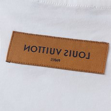 。LOUIS VUITTON 满印彩色圆领短袖T恤●正品11599购入开发●32支紧密精梳棉●1*1索罗 。LOUIS VUITTON 满印彩色圆领短袖T恤●正品11599购入开发●32支紧密精梳棉●1*1索罗