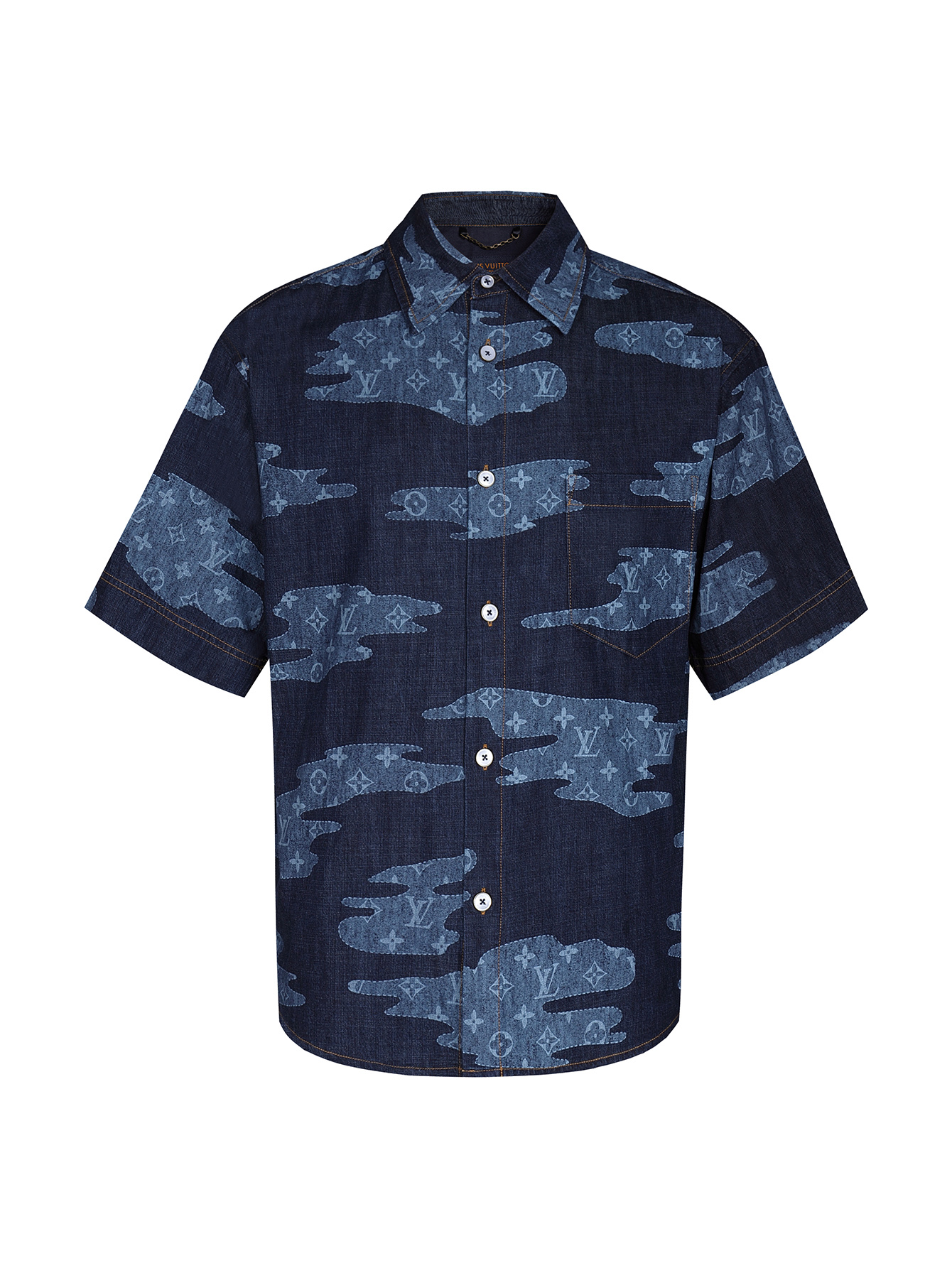 NO:730878,.Support replacement after the year!  LOUIS VUITTON 25SS short-sleeved chambray shirt ●Authentic product purchased for 13900 ●Lyocell fiber denim ●Position cutting machine ●Garment washing and fading ●Customized 11 sequin buttons ●Customized 11 chains ●Customized 11 leather labels ●Customized 11 trademarks ●Fit version ●Sizes S M L XL,, louis vuitton, shirts, T-shirt,19860909.支持年后退换！LOUIS VUITTON 25SS短袖青年布衬衫 ●正品13900购入 ●莱赛尔纤维牛仔布 ●定位裁床 ●成衣洗褪 ●定制11珠片纽扣 ●定制11链条 ●定制11皮标 ●定制11商标 ●合身版型 ●尺码S M L XL,,louis vuitton,shirts,T-shirt,,Men's clothing