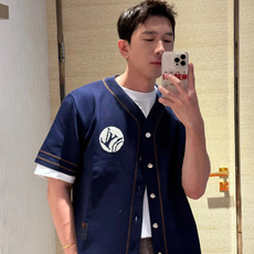 。LOUIS VUITTON25SS针织短䄂棒球衬衫●正品12000购入●定染60支精梳棉双股毛料●毛料 。LOUIS VUITTON25SS针织短䄂棒球衬衫●正品12000购入●定染60支精梳棉双股毛料●毛料
