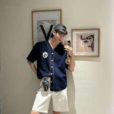 。LOUIS VUITTON25SS针织短䄂棒球衬衫●正品12000购入●定染60支精梳棉双股毛料●毛料 。LOUIS VUITTON25SS针织短䄂棒球衬衫●正品12000购入●定染60支精梳棉双股毛料●毛料