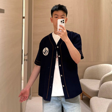 。LOUIS VUITTON25SS针织短䄂棒球衬衫●正品12000购入●定染60支精梳棉双股毛料●毛料 。LOUIS VUITTON25SS针织短䄂棒球衬衫●正品12000购入●定染60支精梳棉双股毛料●毛料