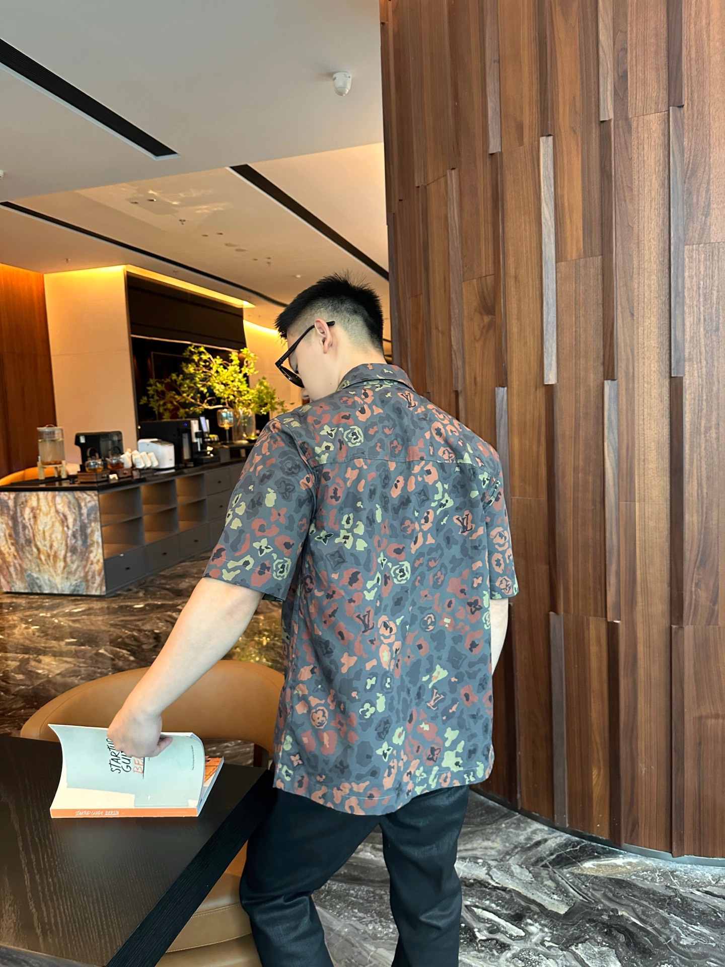 。LOUIS VUITTON25SS印花短袖工装衬衫●正品12000购入开发●采用40支棉质府绸面料●数