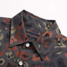 。LOUIS VUITTON25SS印花短袖工装衬衫●正品12000购入开发●采用40支棉质府绸面料●数 。LOUIS VUITTON25SS印花短袖工装衬衫●正品12000购入开发●采用40支棉质府绸面料●数