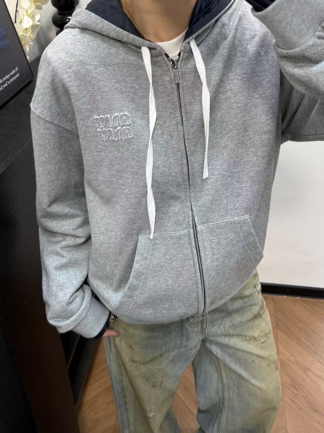 。MIU MIU25SS平纹针织连帽双面夹克外套●正品25400购入开发●新铂尔320克精梳棉针织面料●