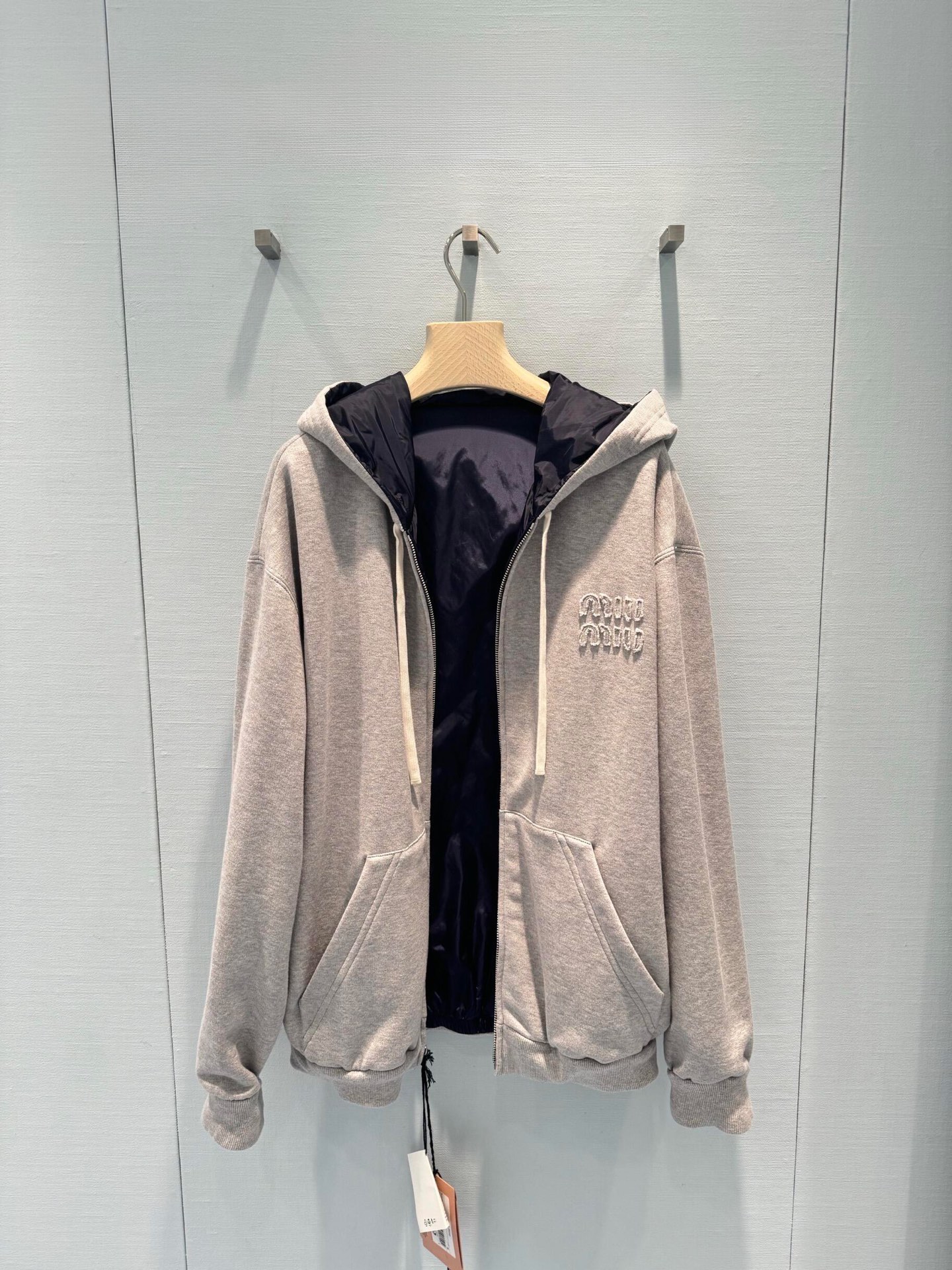 。MIU MIU25SS平纹针织连帽双面夹克外套●正品25400购入开发●新铂尔320克精梳棉针织面料●