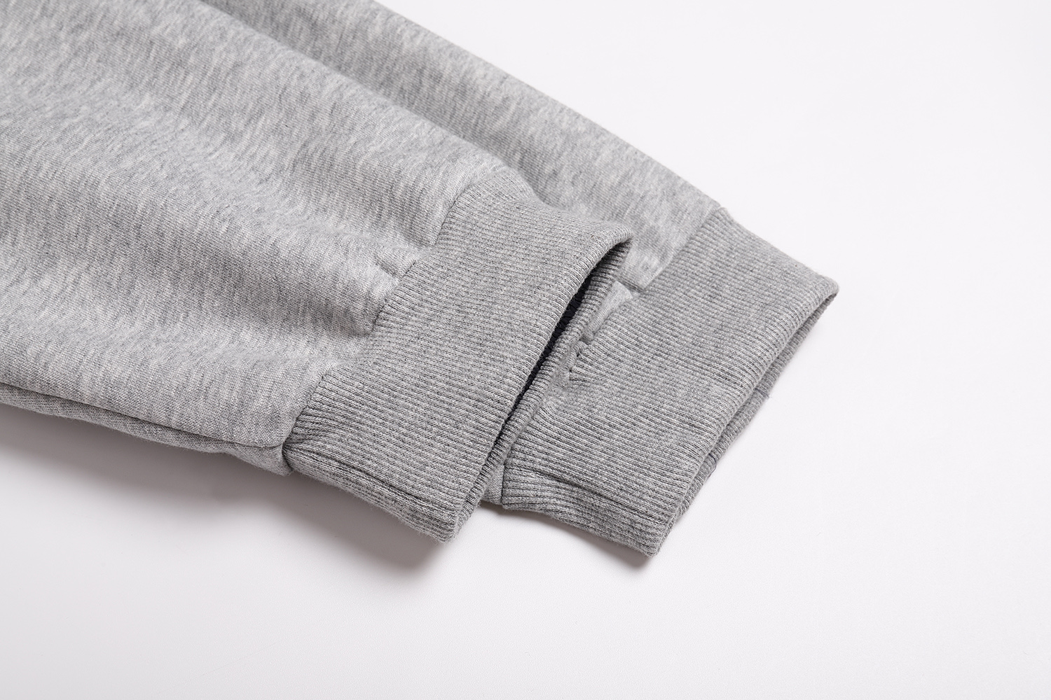 。MIU MIU25SS平纹针织连帽双面夹克外套●正品25400购入开发●新铂尔320克精梳棉针织面料●