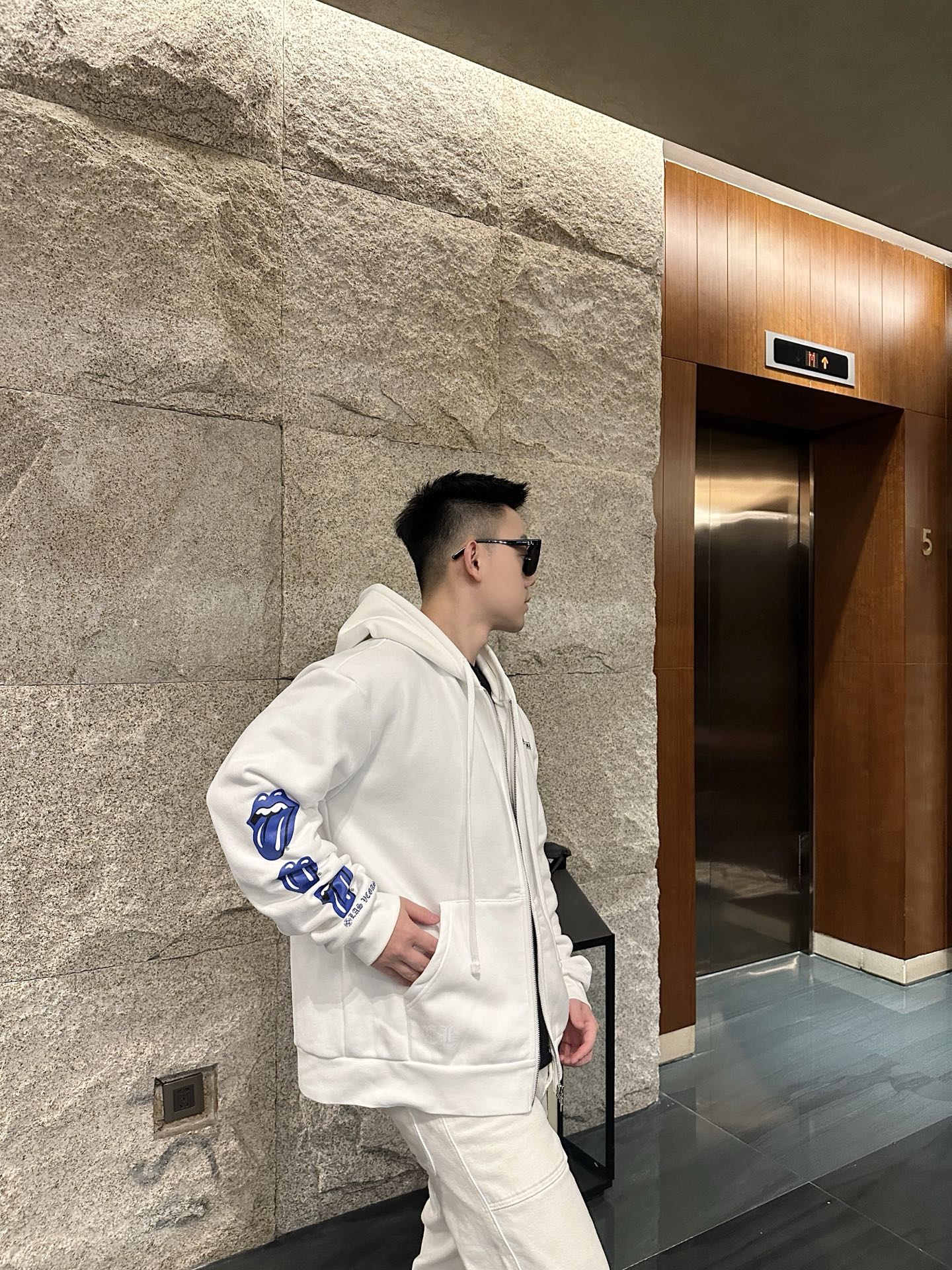 。Chrome Hearts连帽胶浆印花卫衣外套●380克全棉抓毛卫衣料●420克1*1配套高品潮牌罗纹