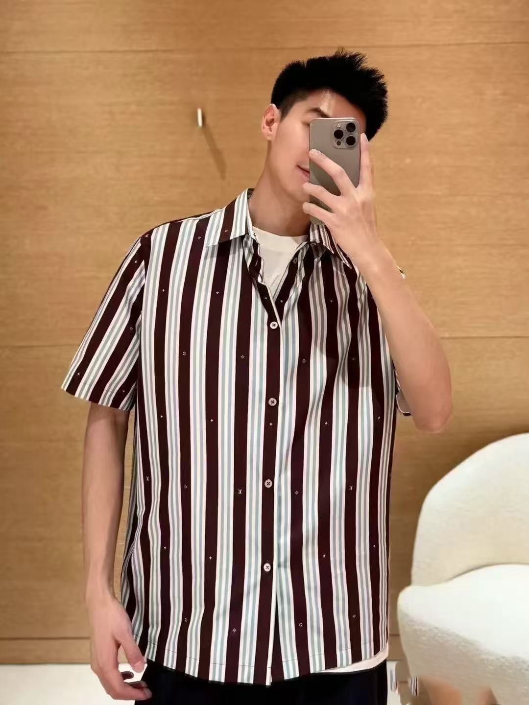 。LOUIS VUITTON 25SS条纹短袖衬衫●正品10300购入●采用40支棉纱混纺面料●布匹直喷