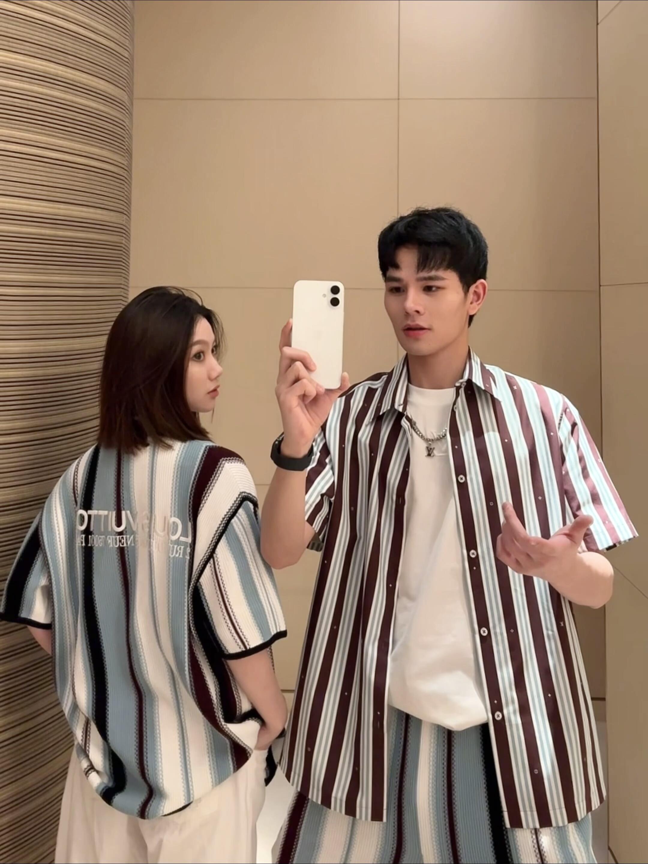 。LOUIS VUITTON 25SS条纹短袖衬衫●正品10300购入●采用40支棉纱混纺面料●布匹直喷