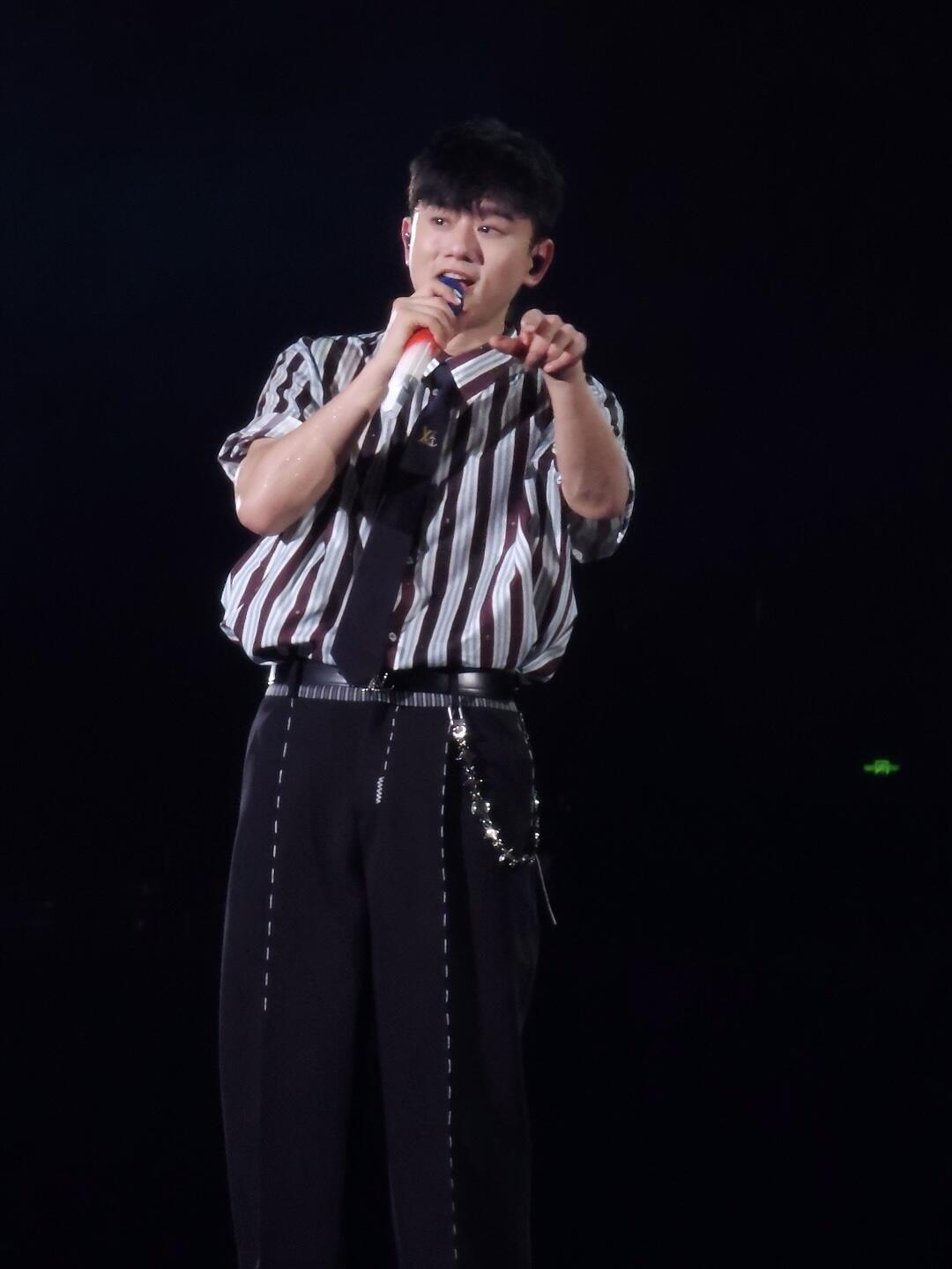 。LOUIS VUITTON 25SS条纹短袖衬衫●正品10300购入●采用40支棉纱混纺面料●布匹直喷