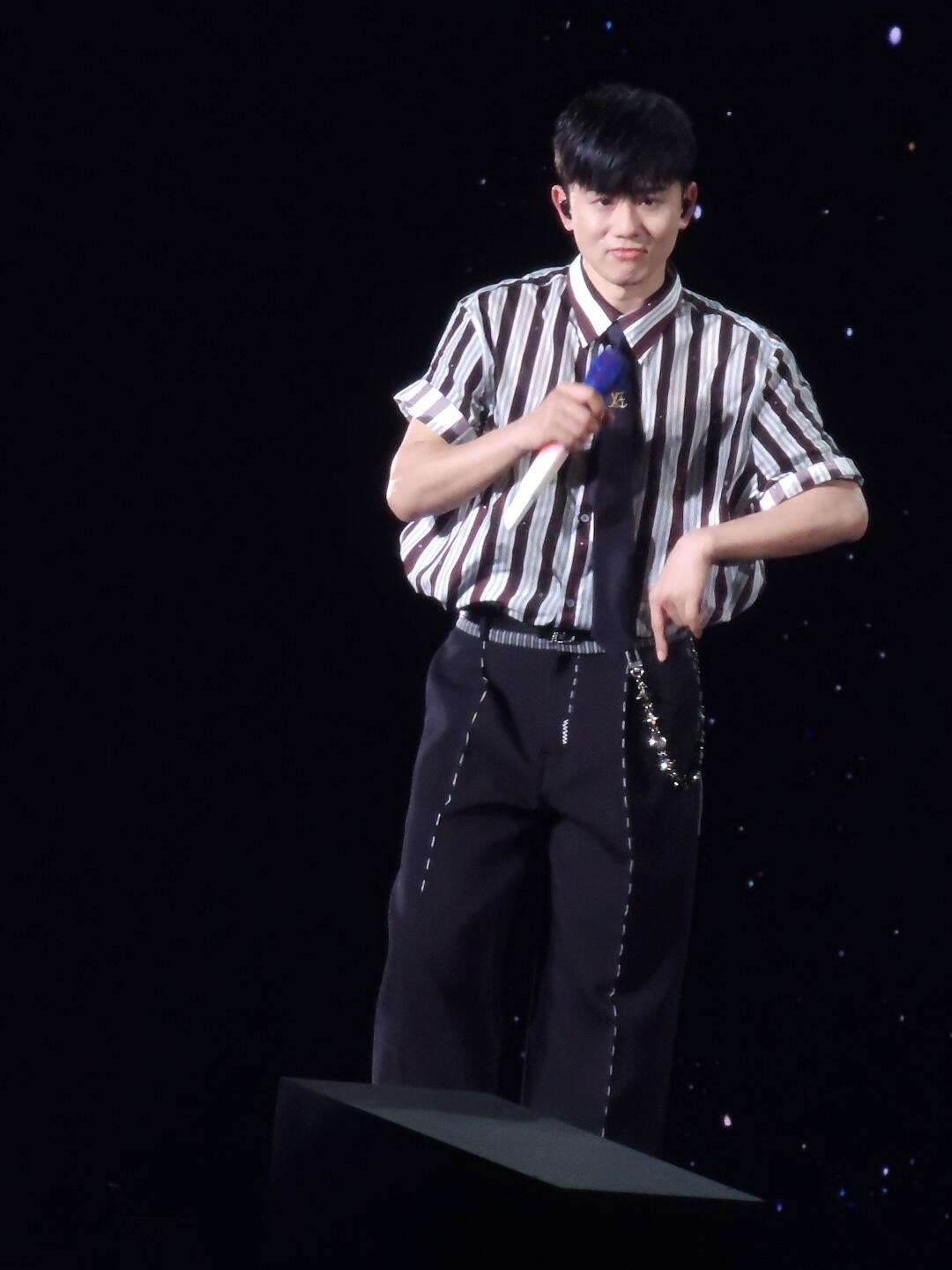 。LOUIS VUITTON 25SS条纹短袖衬衫●正品10300购入●采用40支棉纱混纺面料●布匹直喷