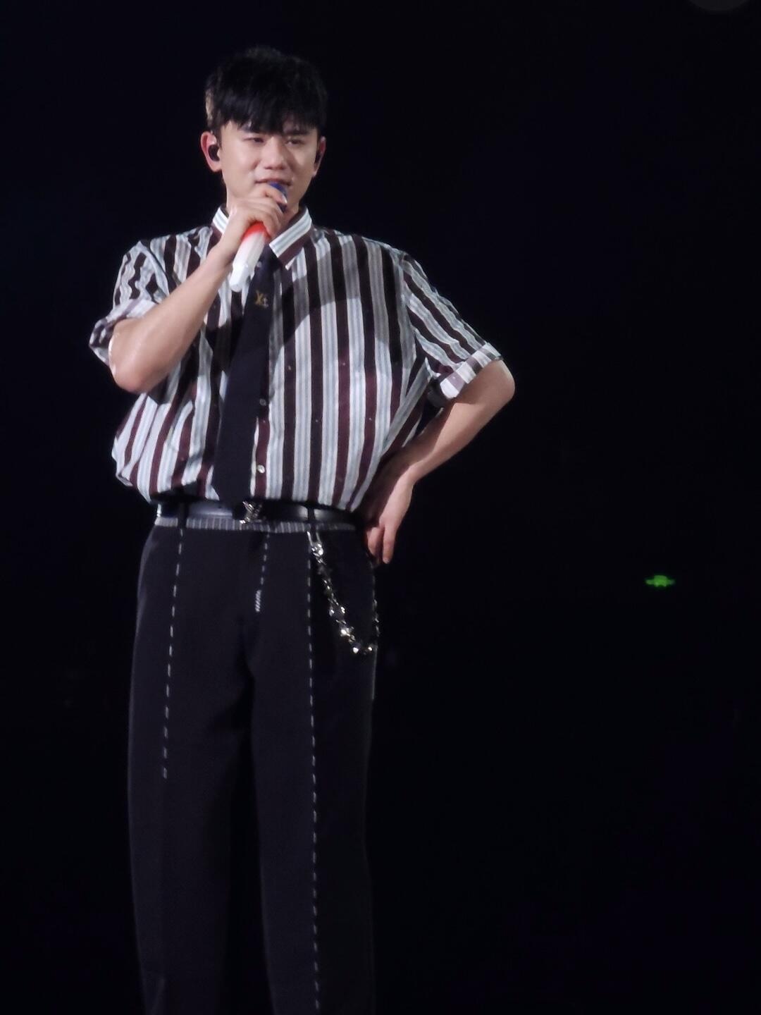 。LOUIS VUITTON 25SS条纹短袖衬衫●正品10300购入●采用40支棉纱混纺面料●布匹直喷