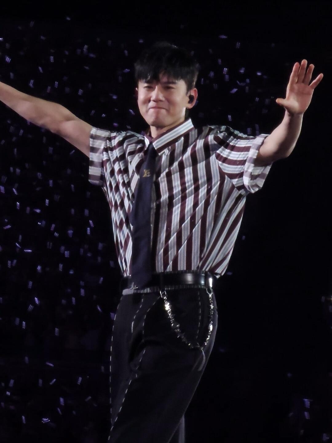 。LOUIS VUITTON 25SS条纹短袖衬衫●正品10300购入●采用40支棉纱混纺面料●布匹直喷