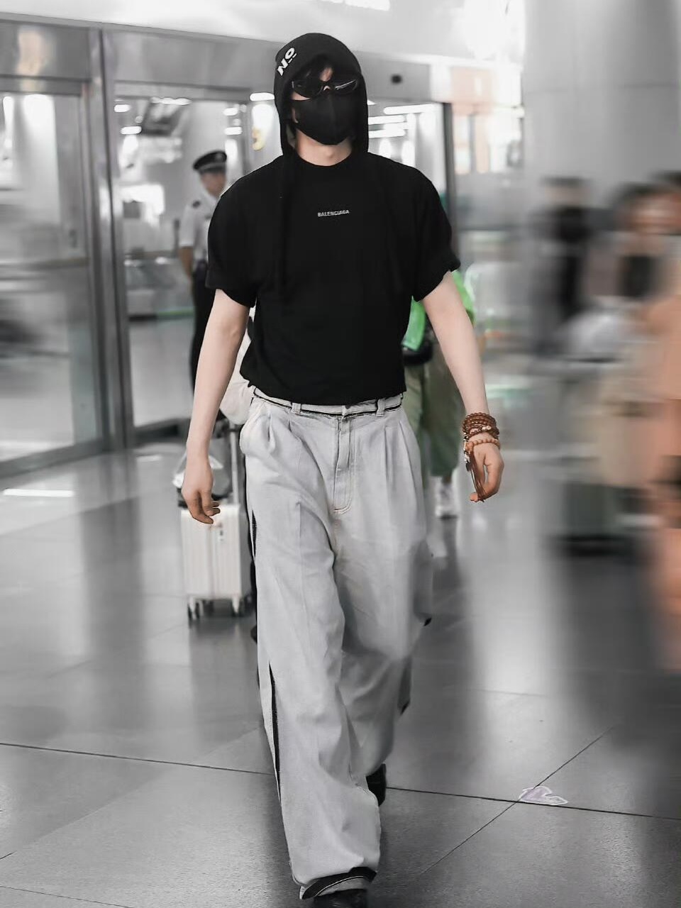 。BALENCIAGA 26SS字母刺绣圆领套头中号版型T恤●正品5600购入开发●32支巴黎棉双纱10