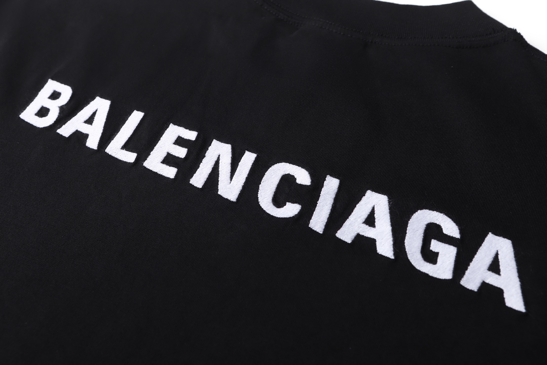 。BALENCIAGA 26SS字母刺绣圆领套头中号版型T恤●正品5600购入开发●32支巴黎棉双纱10