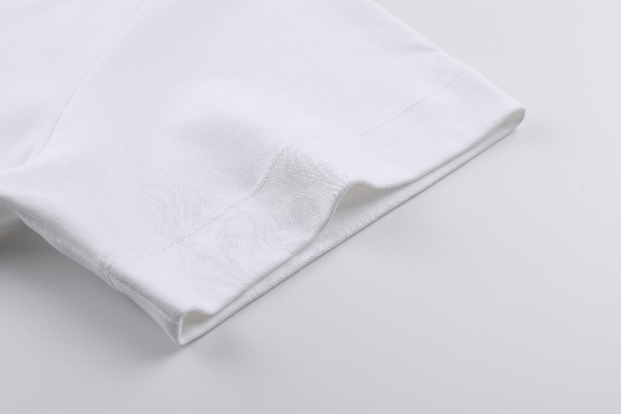 。GUCCI 26SS圆领双G互扣刺绣针织棉T恤●正品5300购入●40支双面面料230克●32支1*1