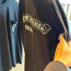 Chrome Hearts 25SS日本限定印花短袖T恤 ●正品4549购入开发 ●21支爽滑平纹布180克 ●1*1配 Chrome Hearts 25SS日本限定印花短袖T恤 ●正品4549购入开发 ●21支爽滑平纹布180克 ●1*1配